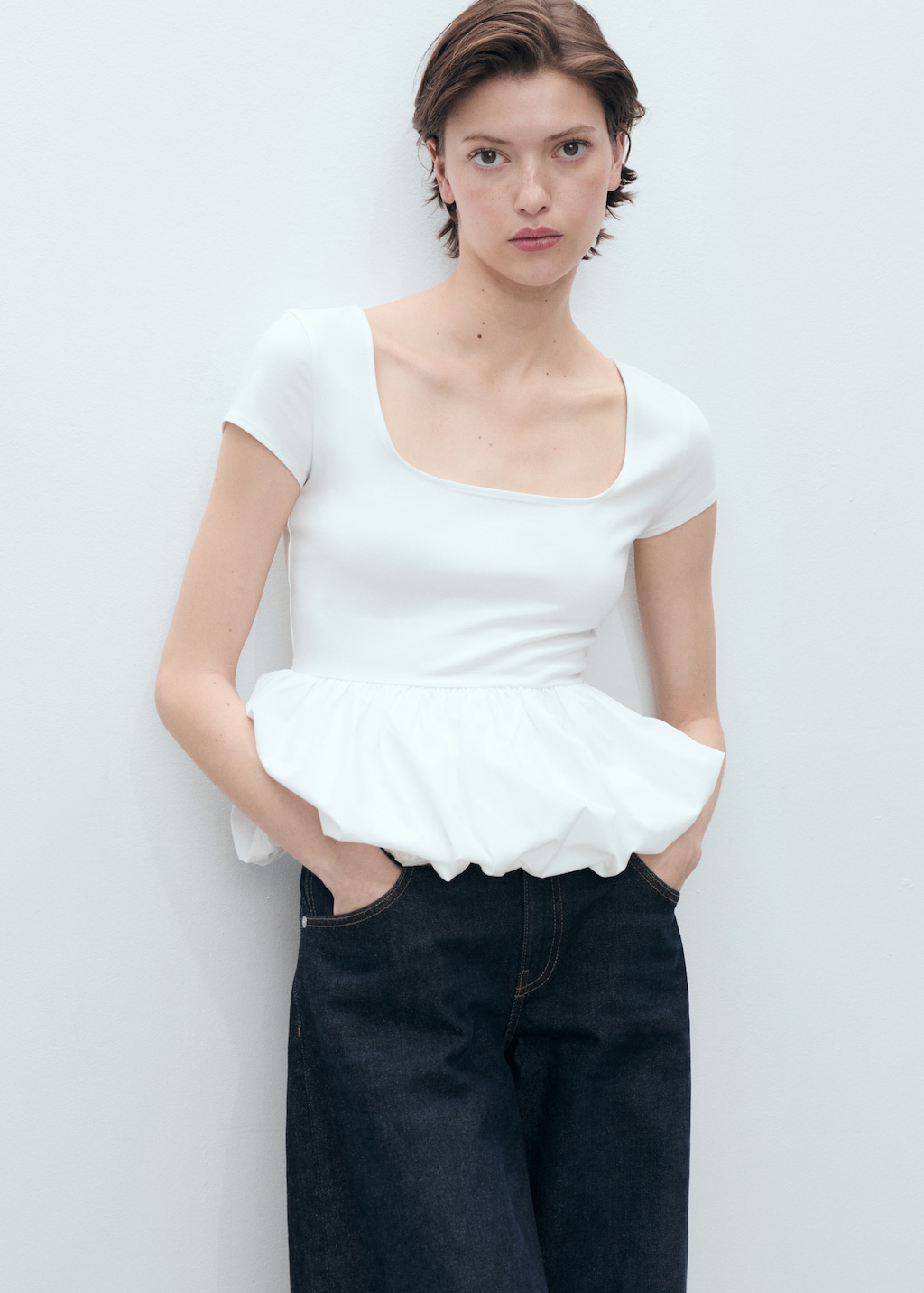 Short-sleeved ruffled top