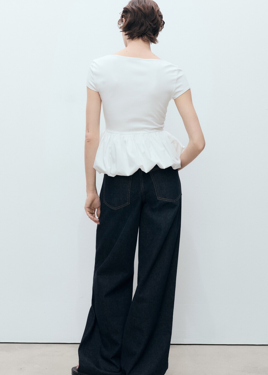 Short-sleeved ruffled top - image 3