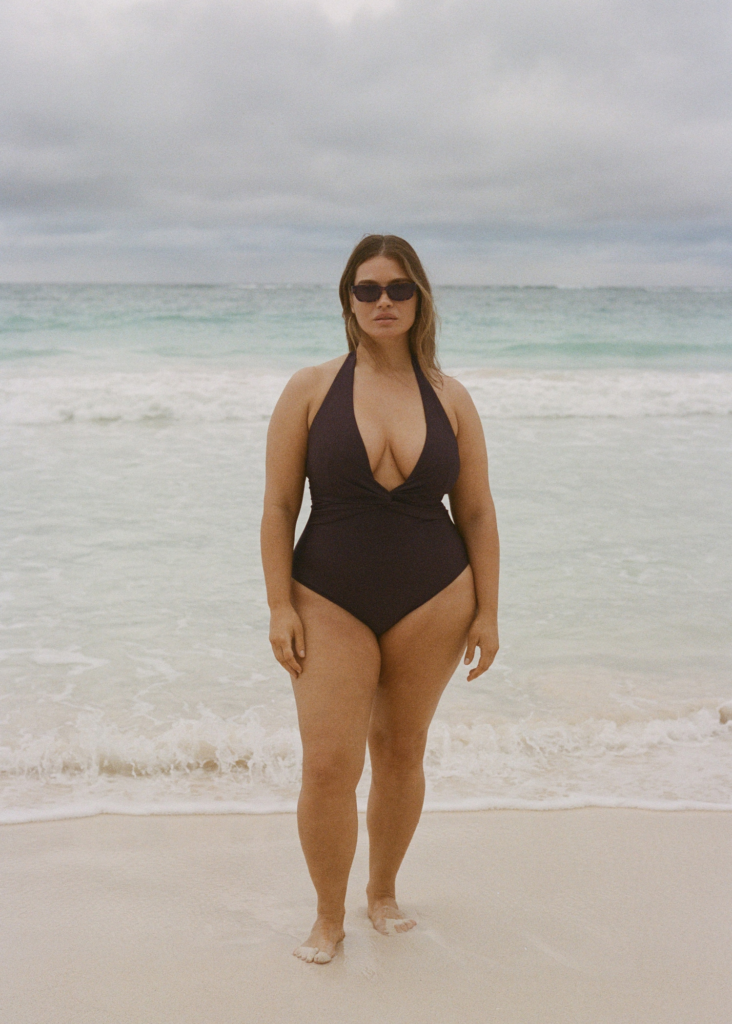 полные женщины на пляже