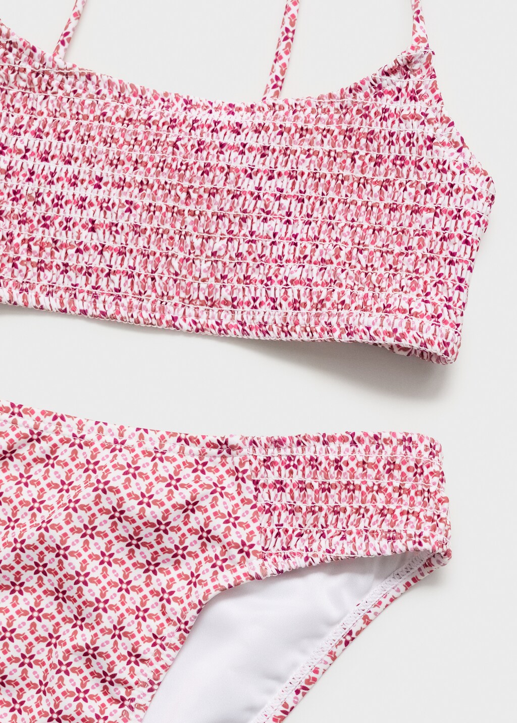 Floral ruffled bikini