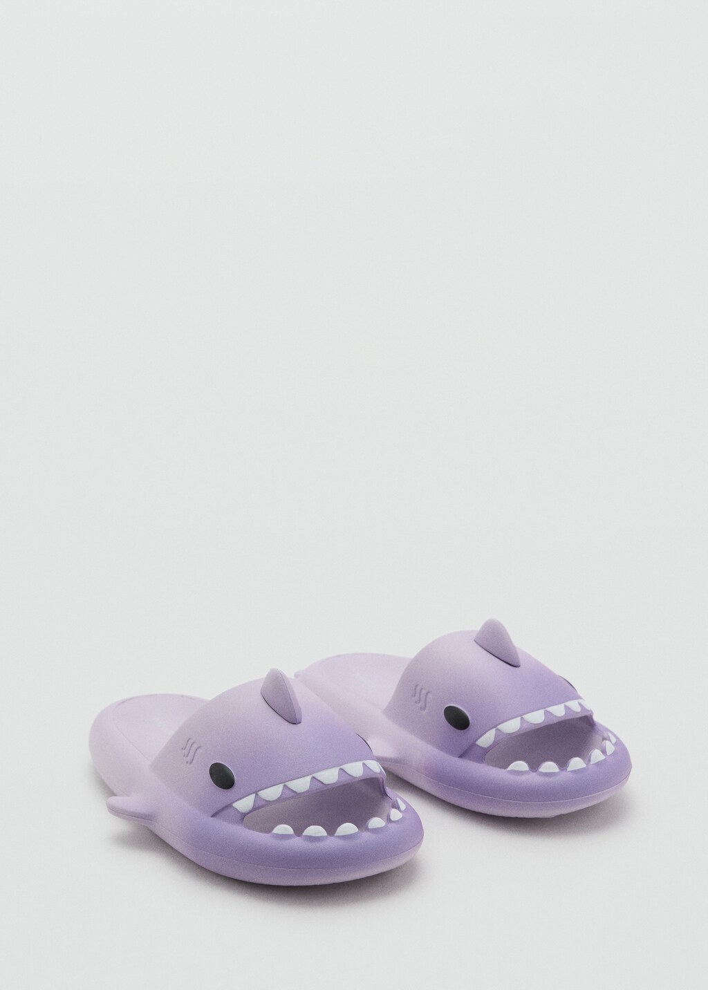 Shark-design flip-flops