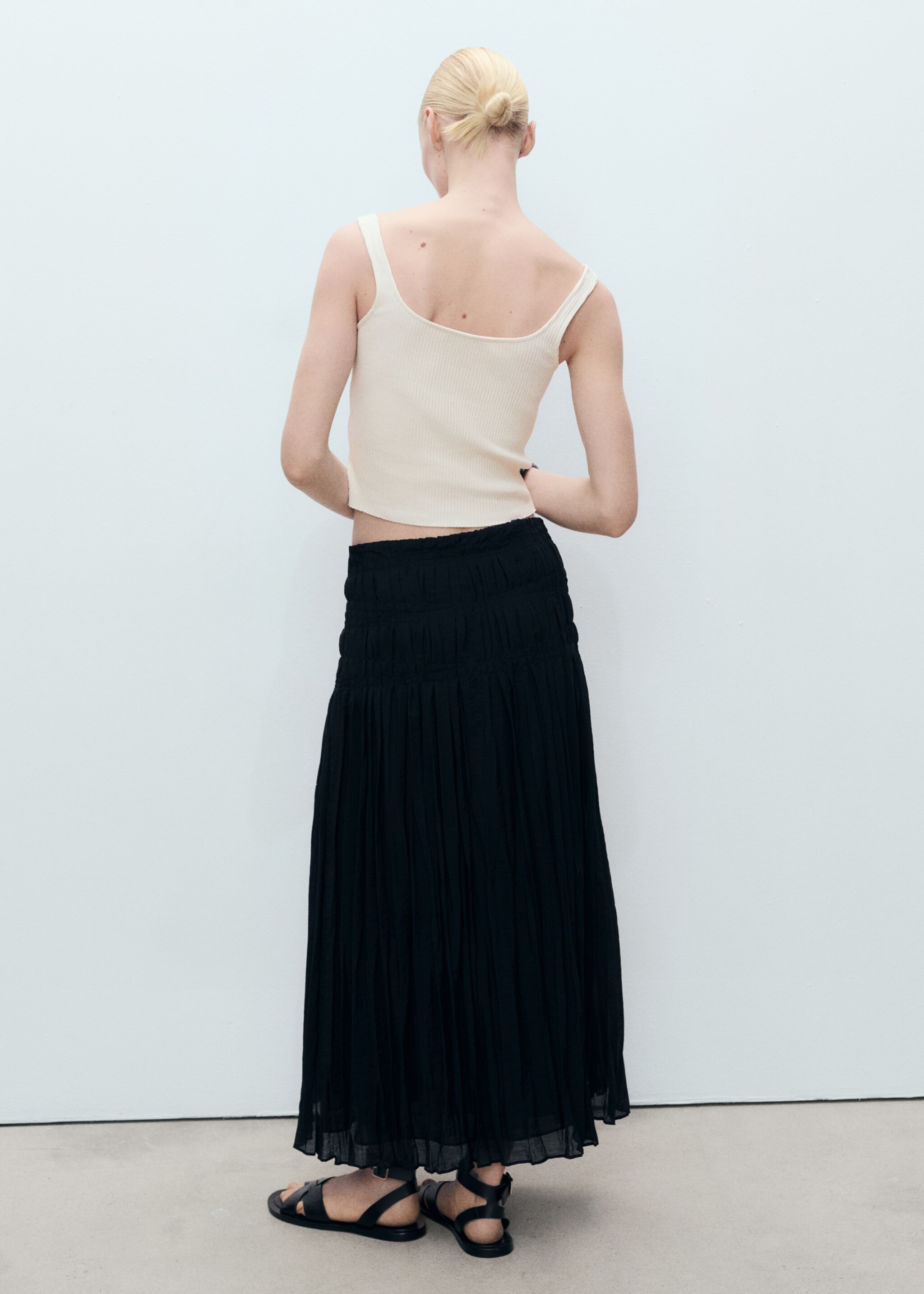Cotton top with contrasting closure - Reverse of the article