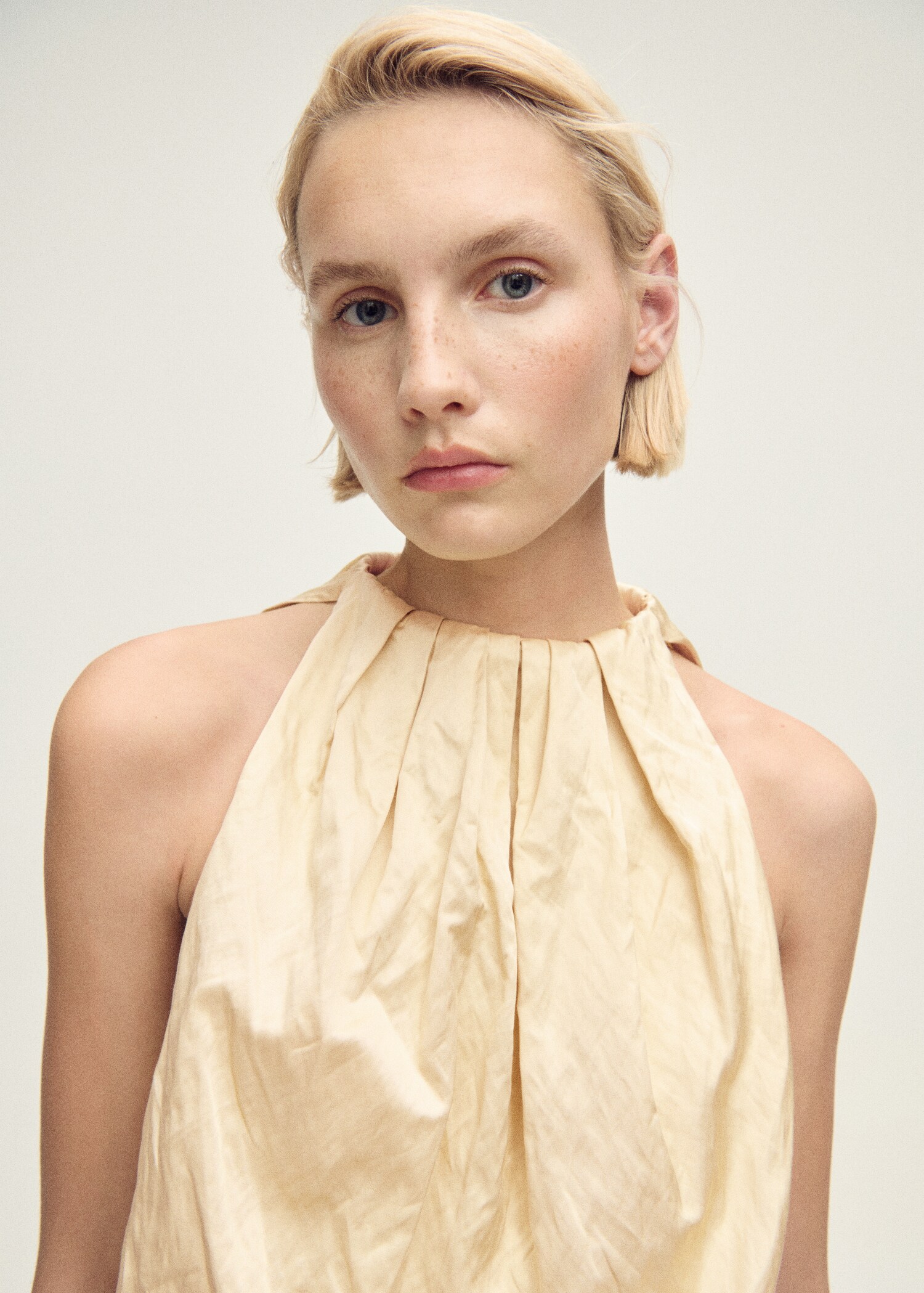Creased-fabric balloon blouse - Details of the article 1