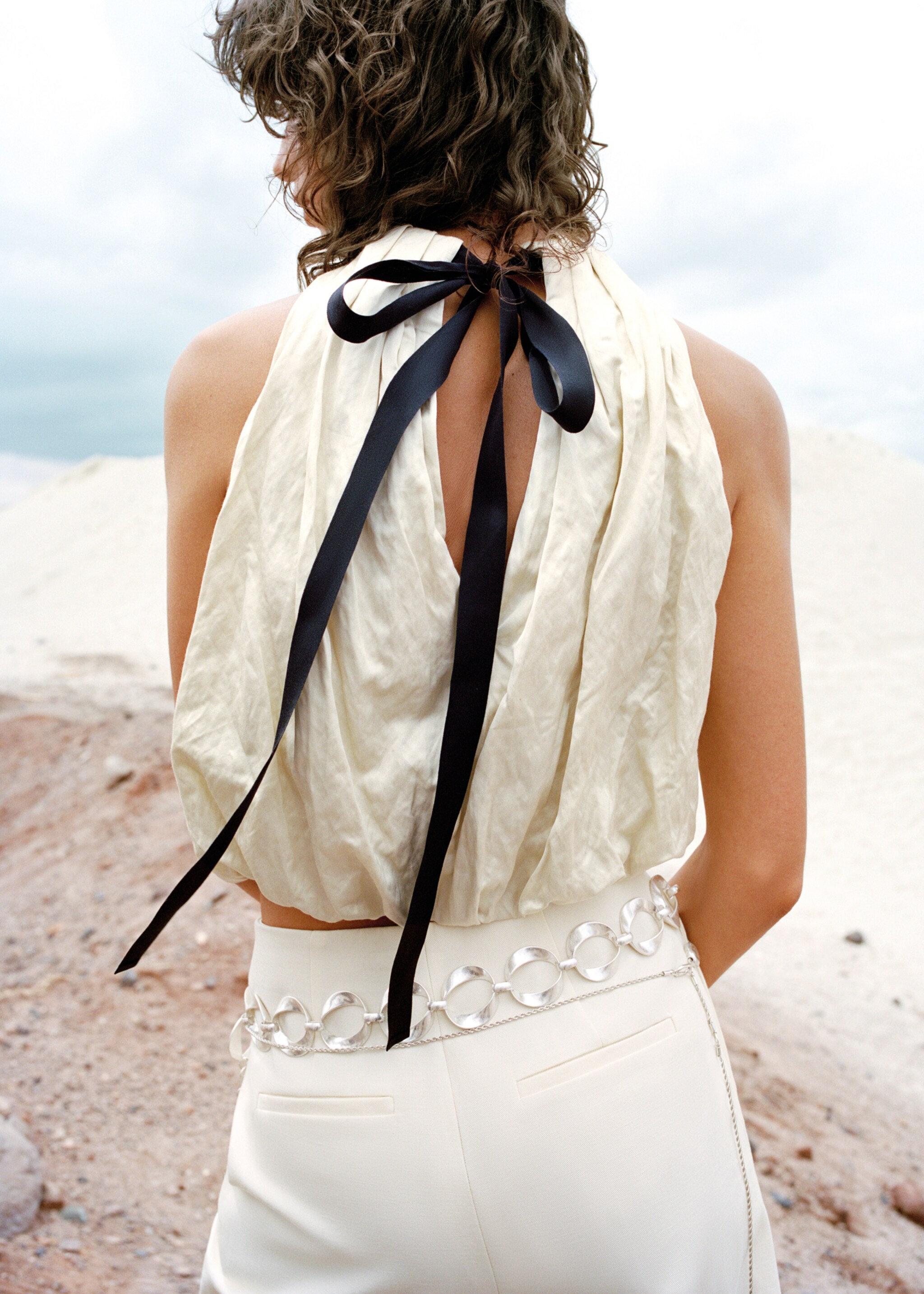 Creased-fabric balloon blouse - Details of the article 5