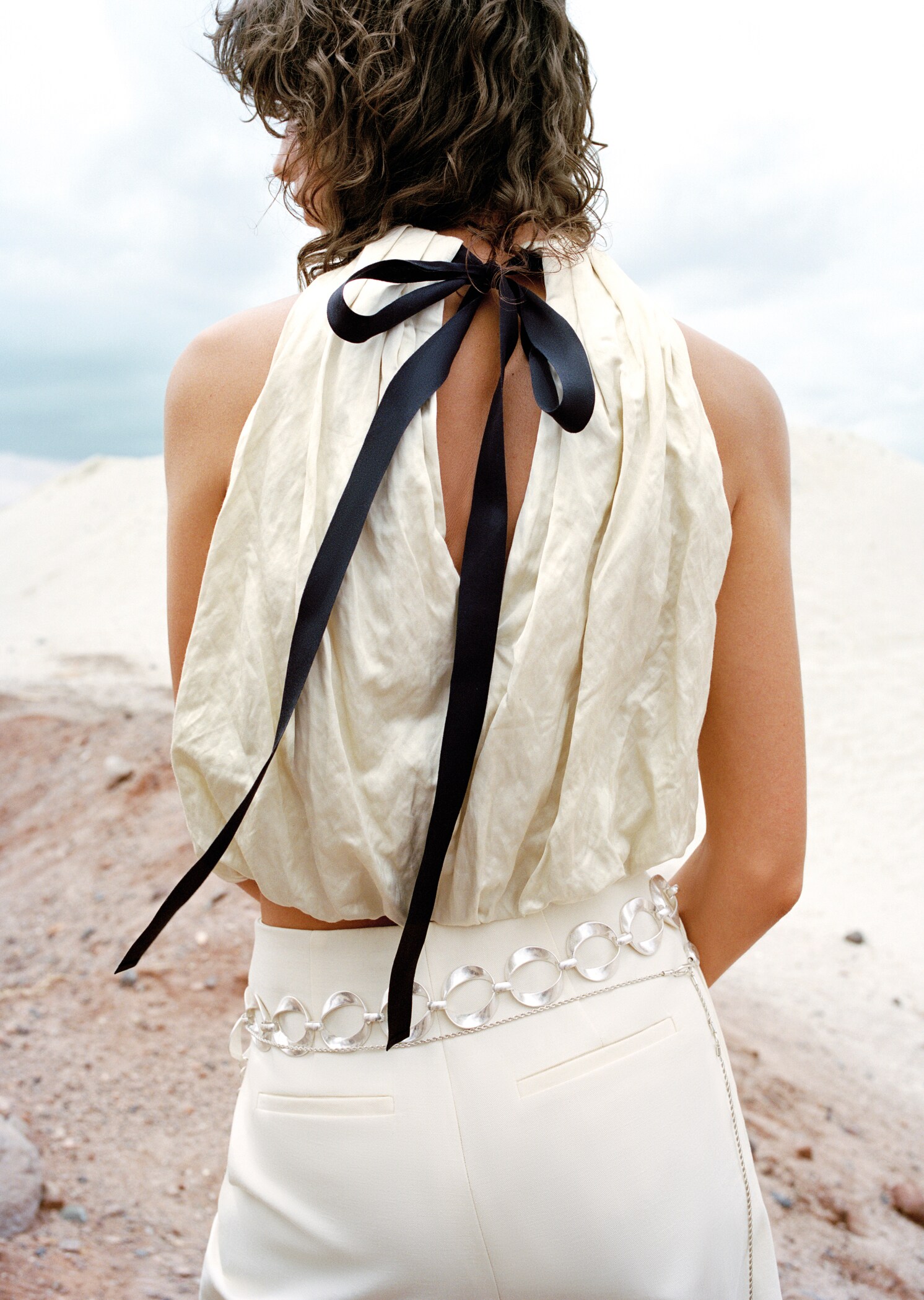 Creased-fabric balloon blouse - Details of the article 5