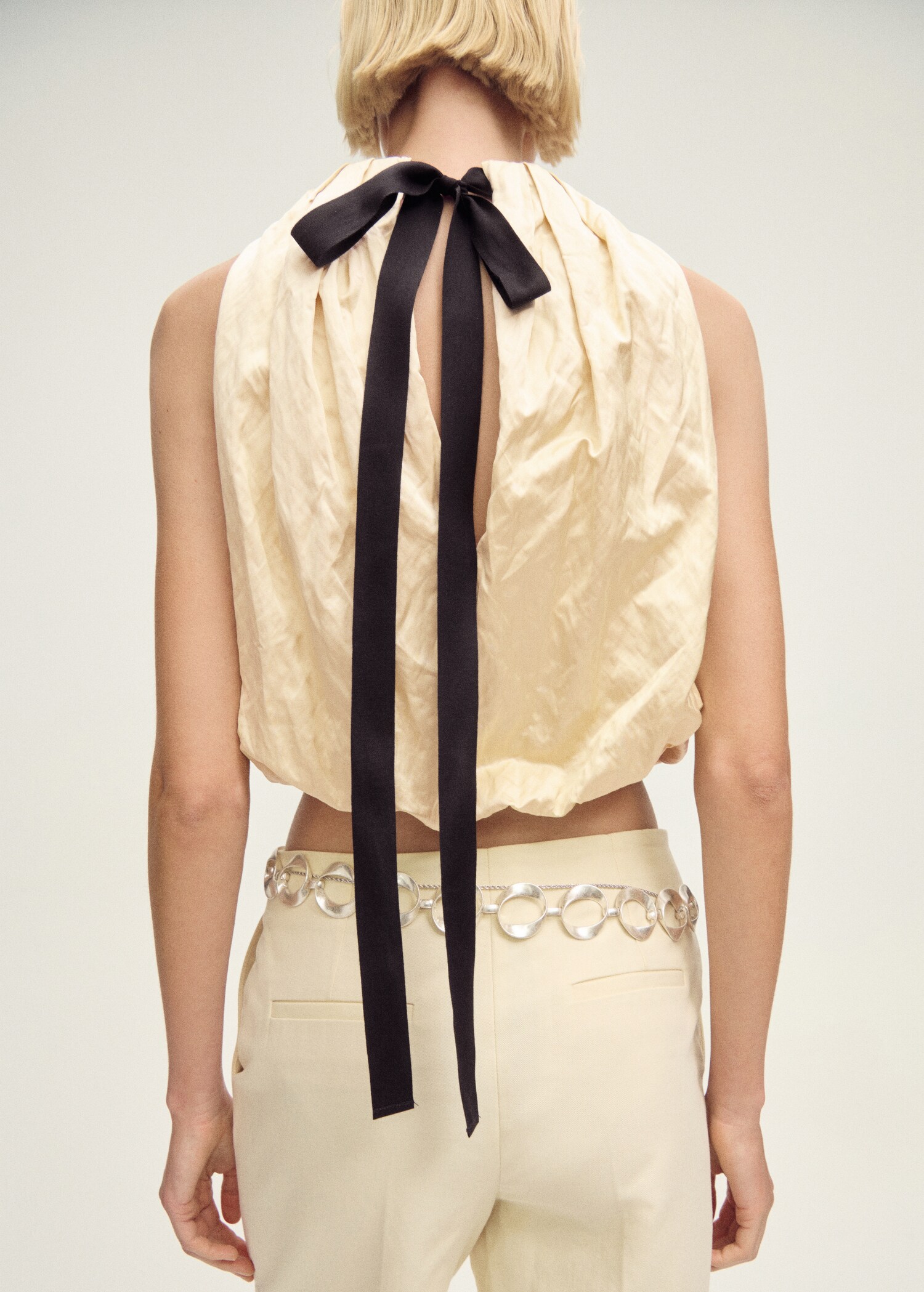 Creased-fabric balloon blouse - Reverse of the article