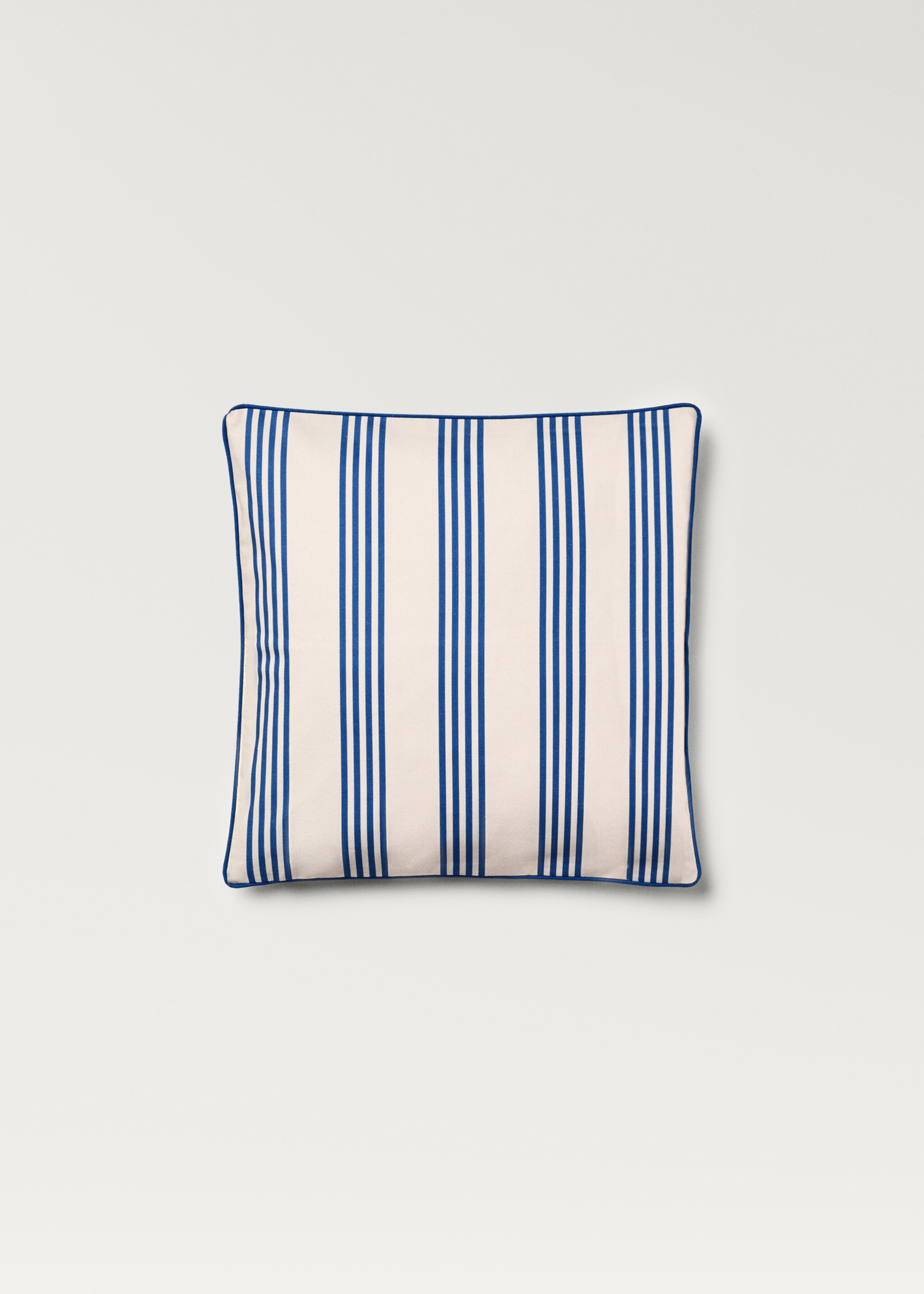 Wasserabweisender Kissenbezug mit Streifenmuster, 45 x 45 cm - Artikel ohne Model