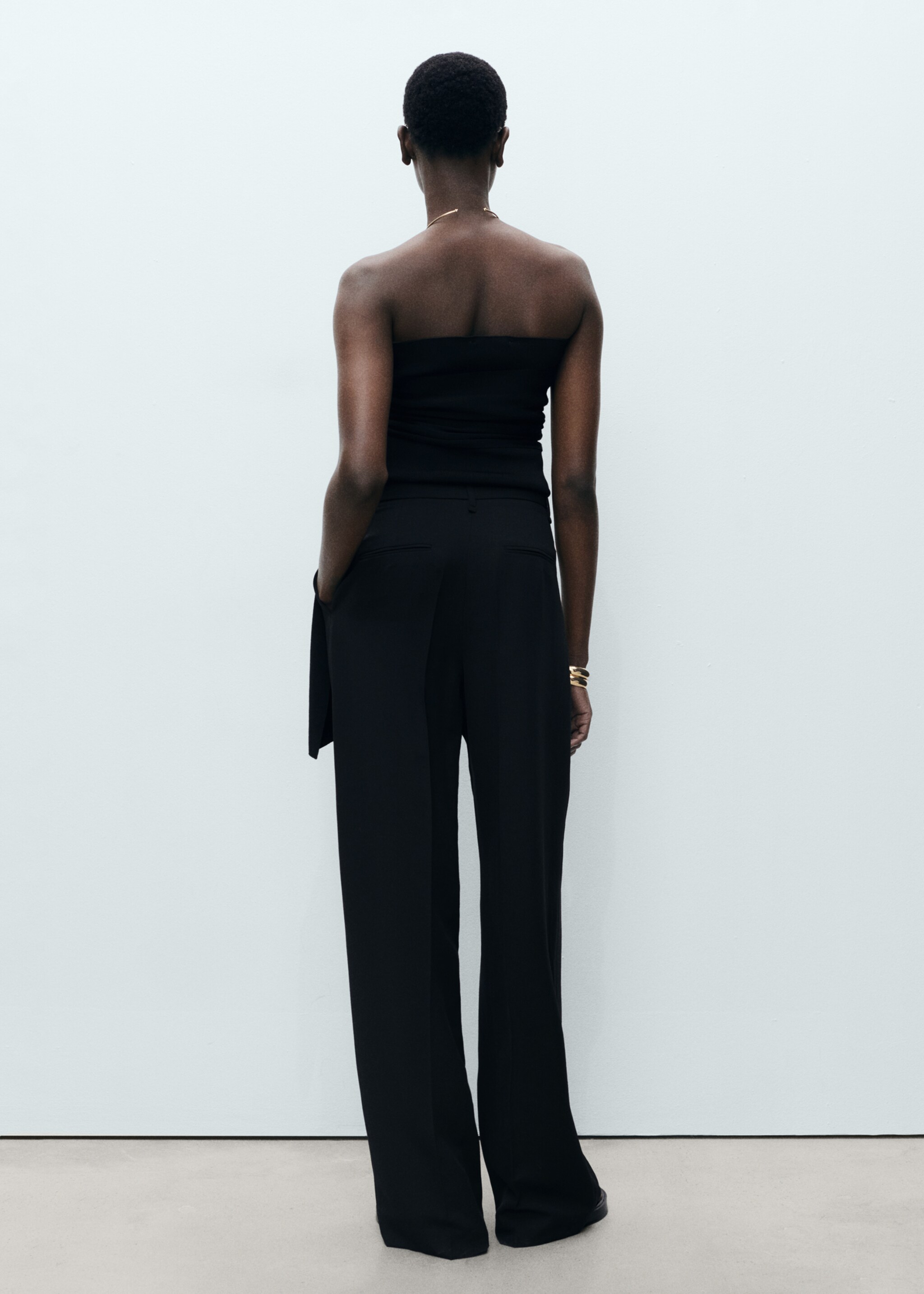 Straight-fit lyocell trousers with pleats - Reverse of the article