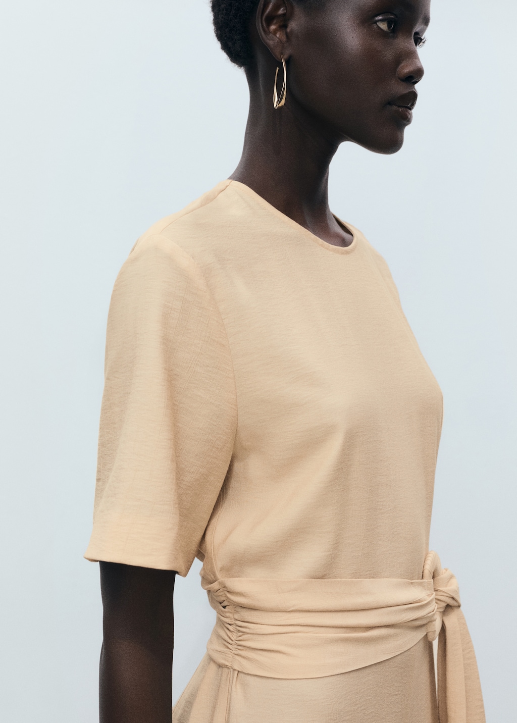 Straight-fit short-sleeved jumpsuit with belt