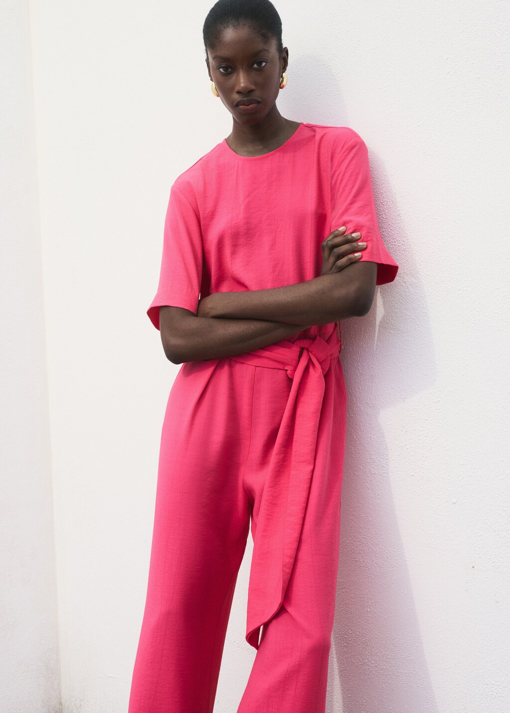 Straight-fit short-sleeved jumpsuit with belt