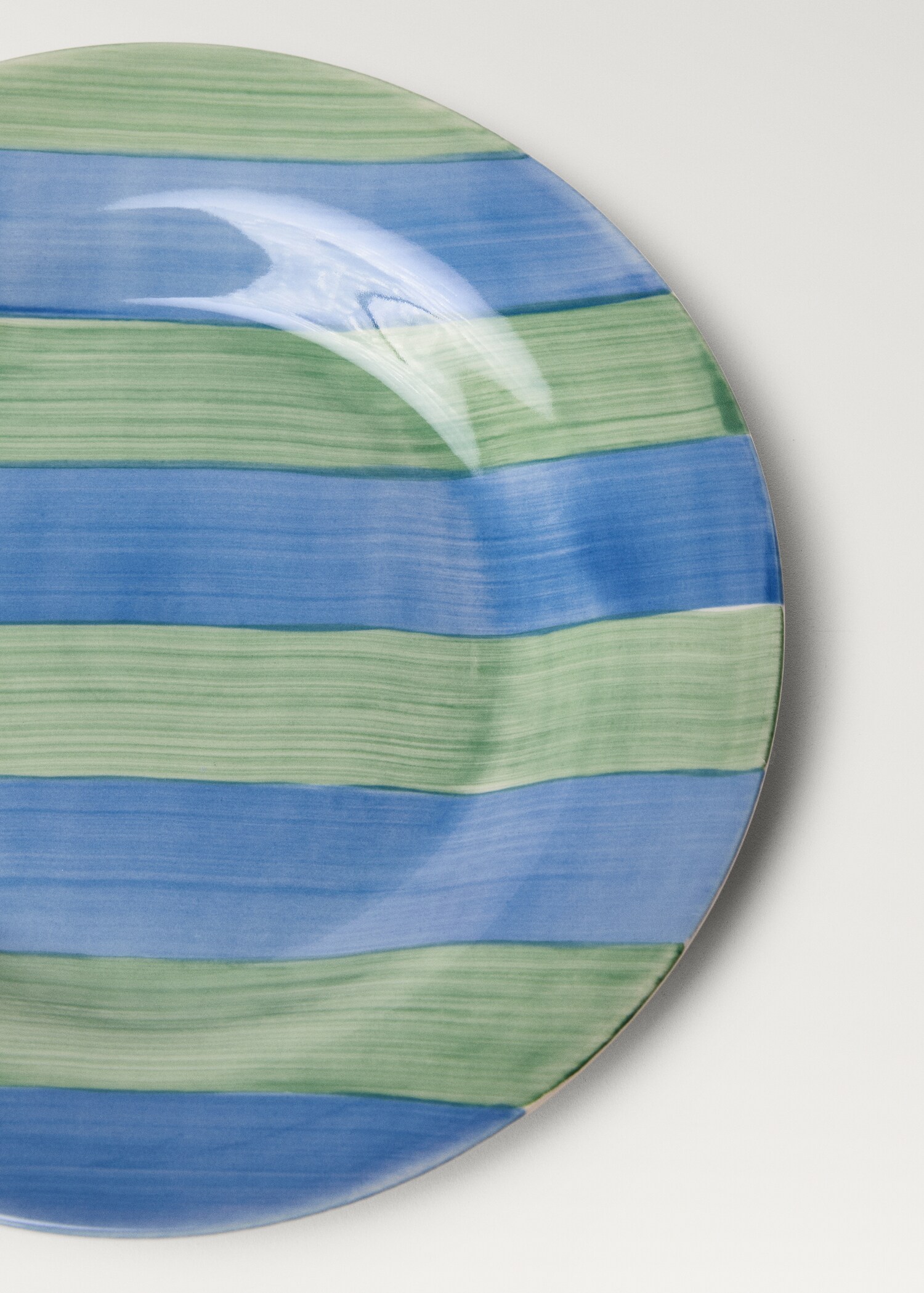 Striped stoneware dessert plate - Details of the article 2
