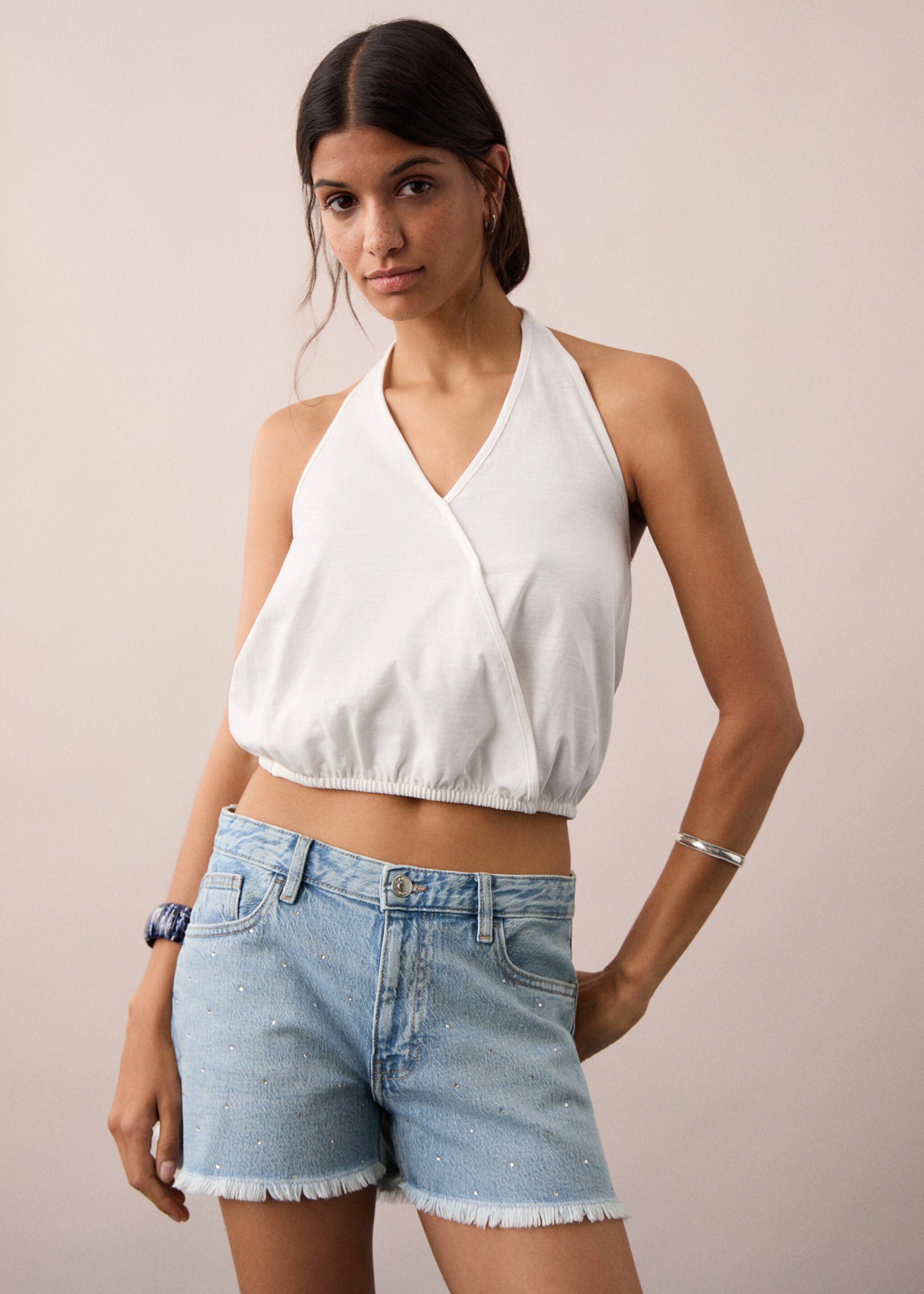 Low-waist shorts with rhinestones - Medium plane