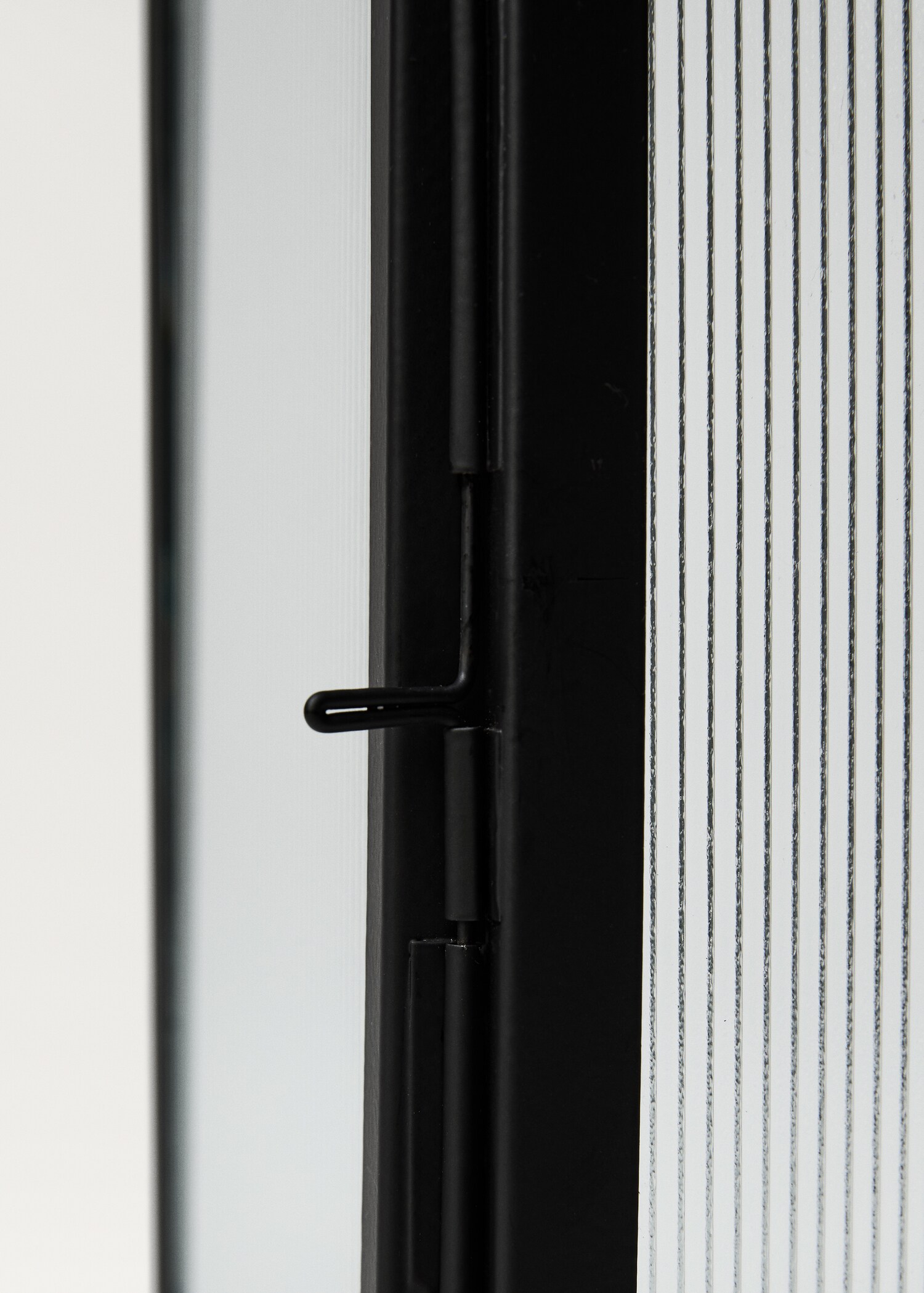 Medium metal lantern - Details of the article 3