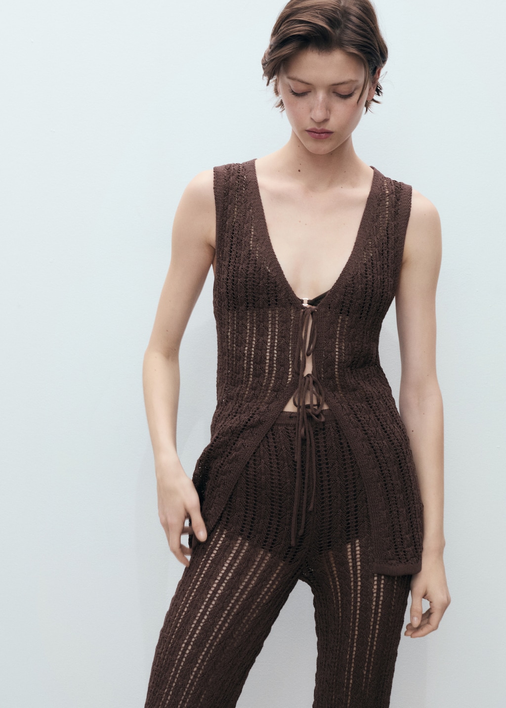 Straight-fit knitted pants with lace accents