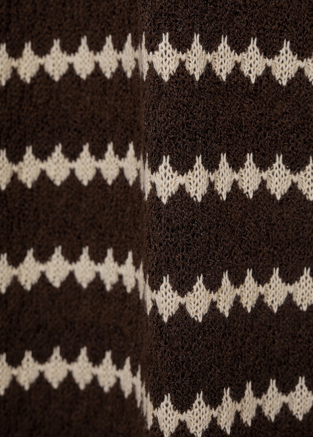 Knitted pants with geometric print