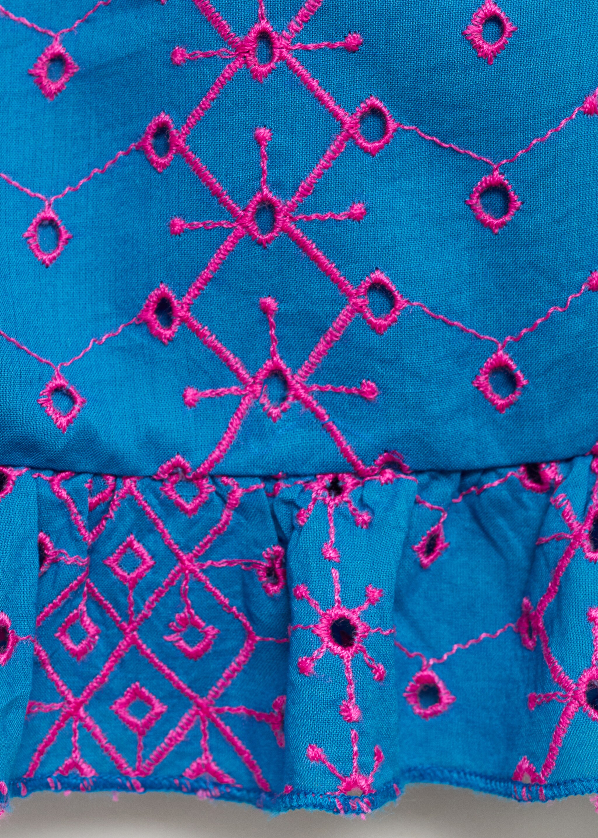 Top met pand van Zwitserse broderie - Detail van het artikel 0