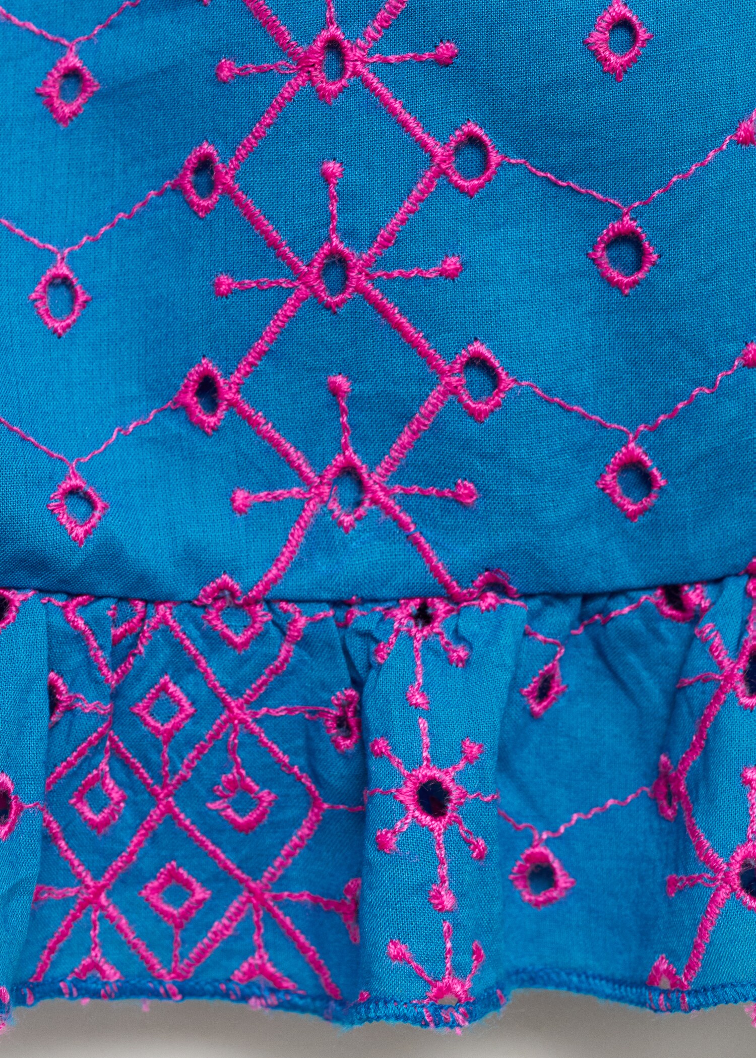 Broderie anglaise panel top - Details of the article 0