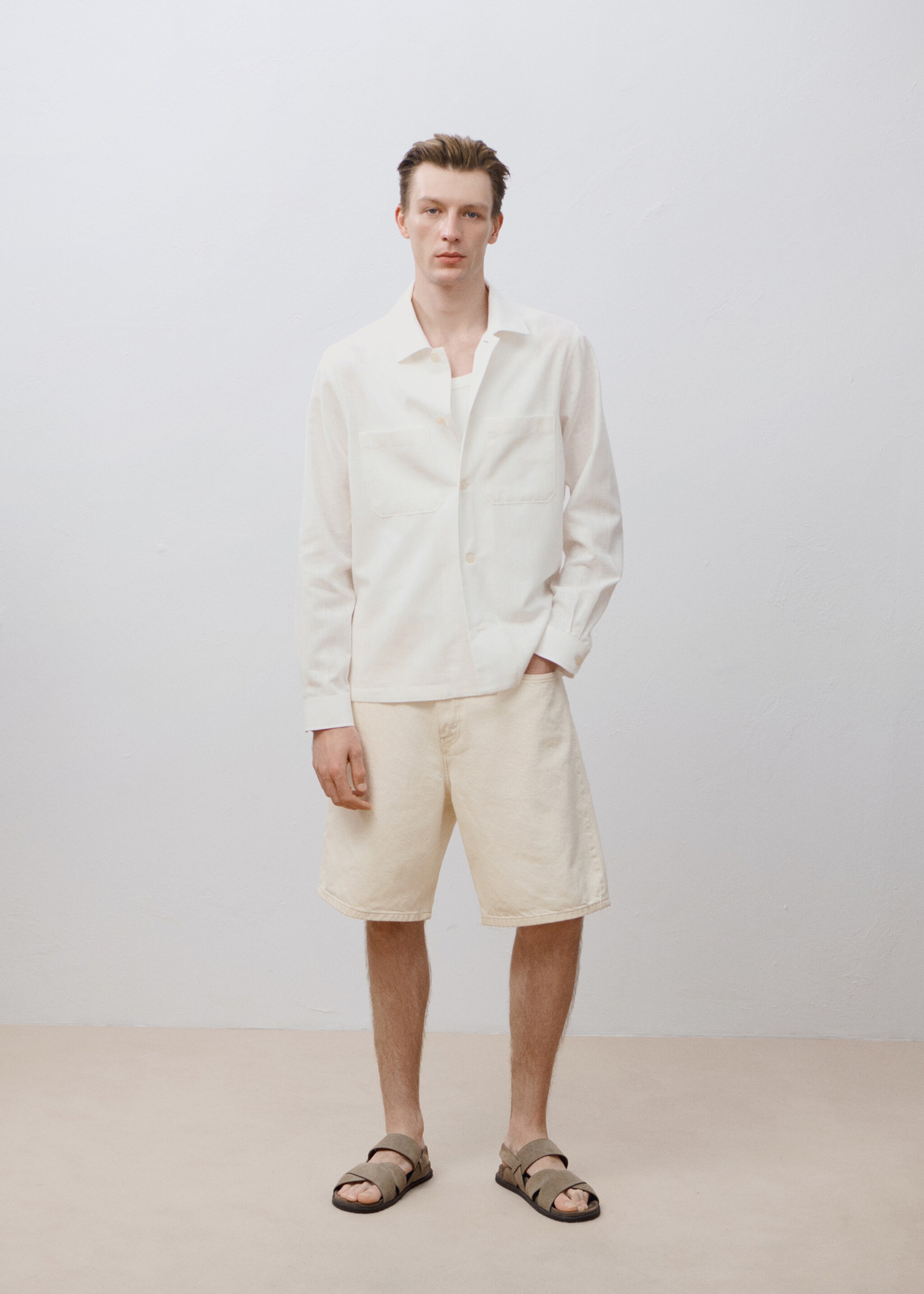 Sobrecamisa de linho com bolsos - Pormenor do artigo 5