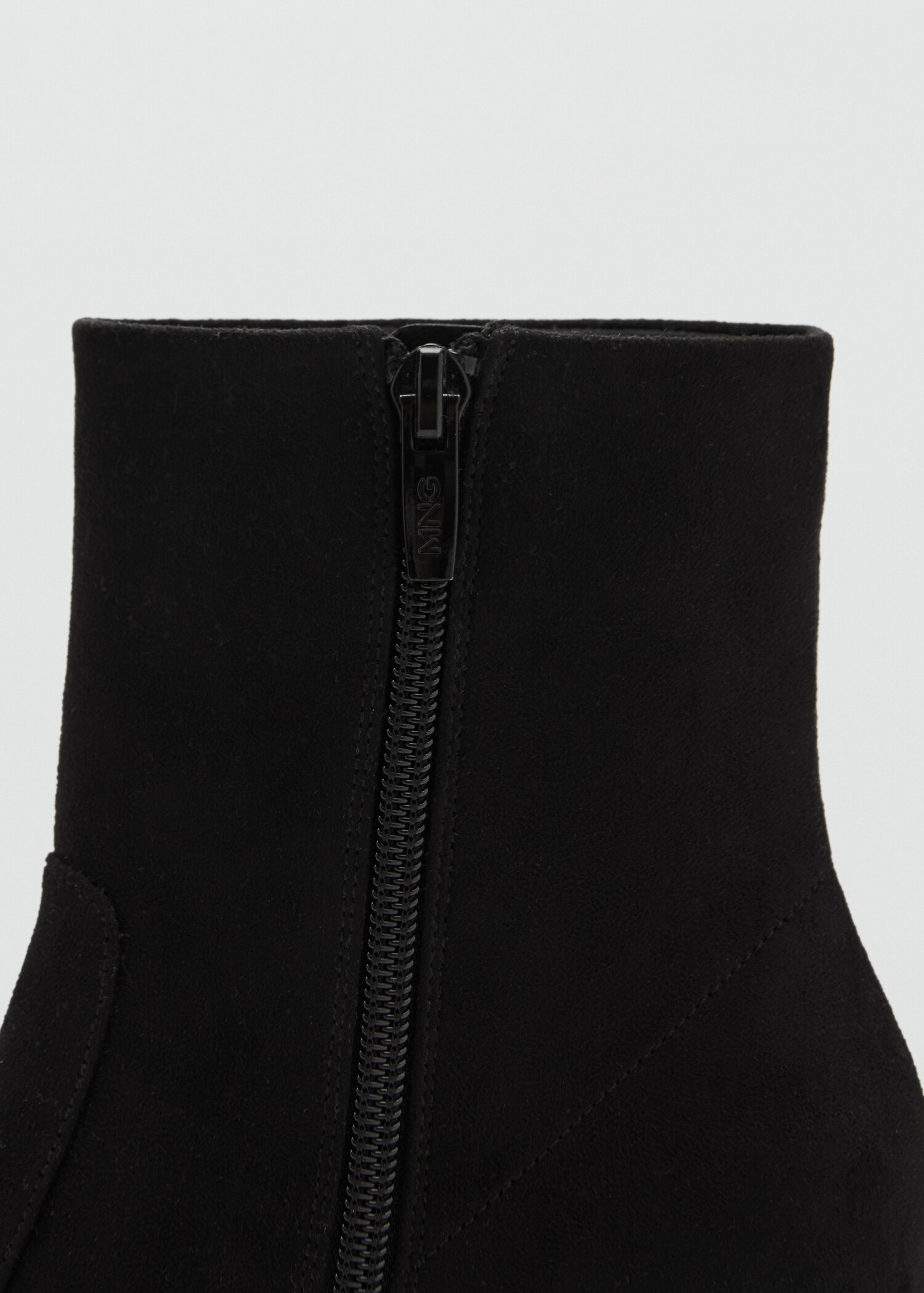Botins de camurcina com salto de bloco - Pormenor do artigo 2
