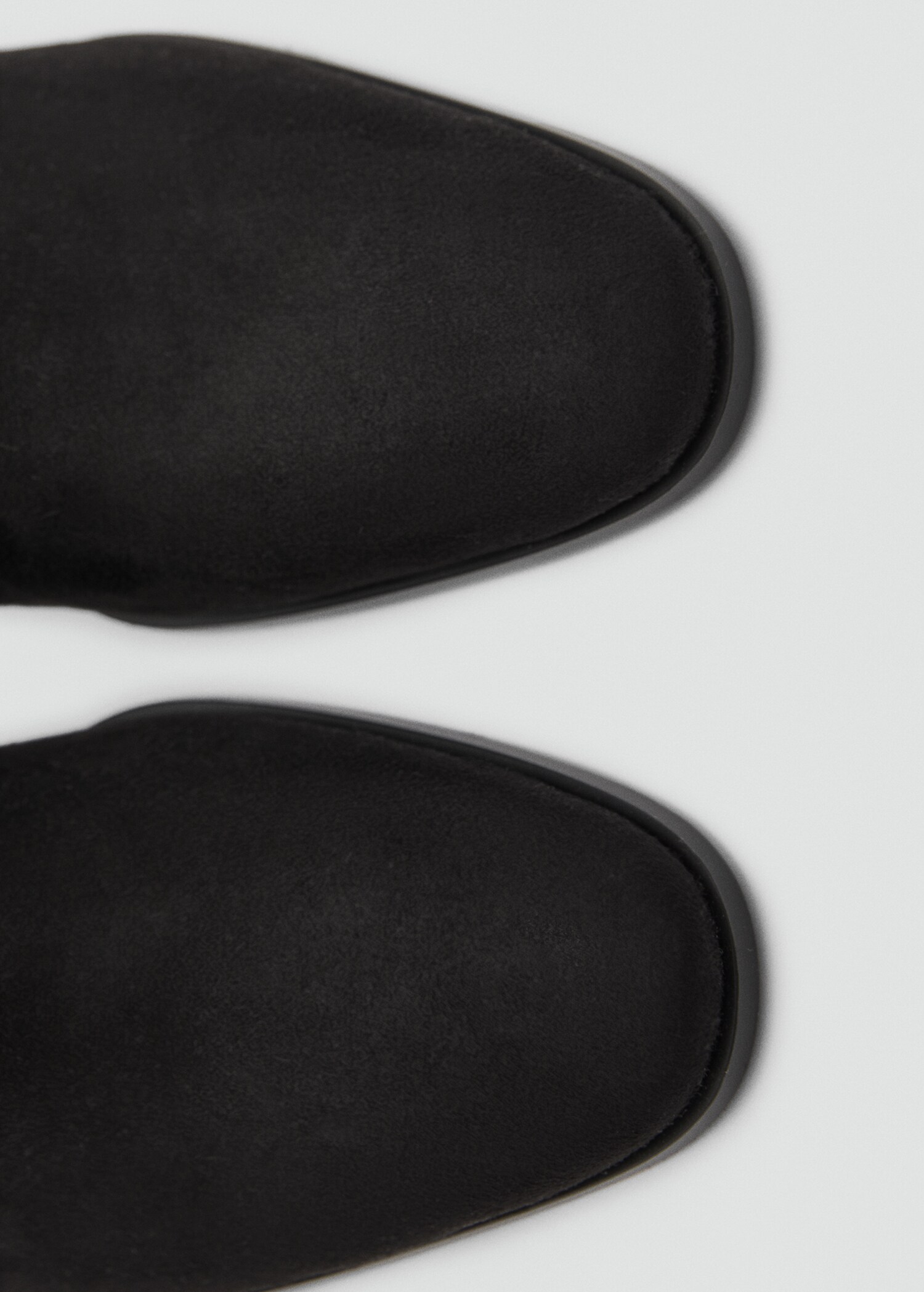 Botins de camurcina com salto de bloco - Pormenor do artigo 3