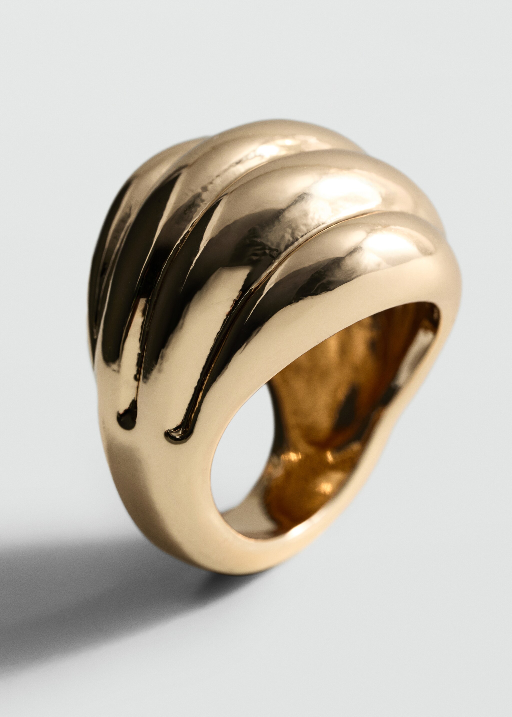Anillo textura relieve - Plano medio