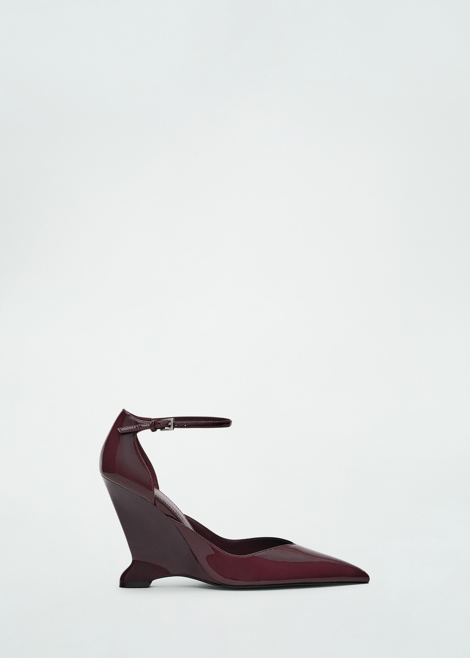 Sabates pell falca corbada - Article sense model