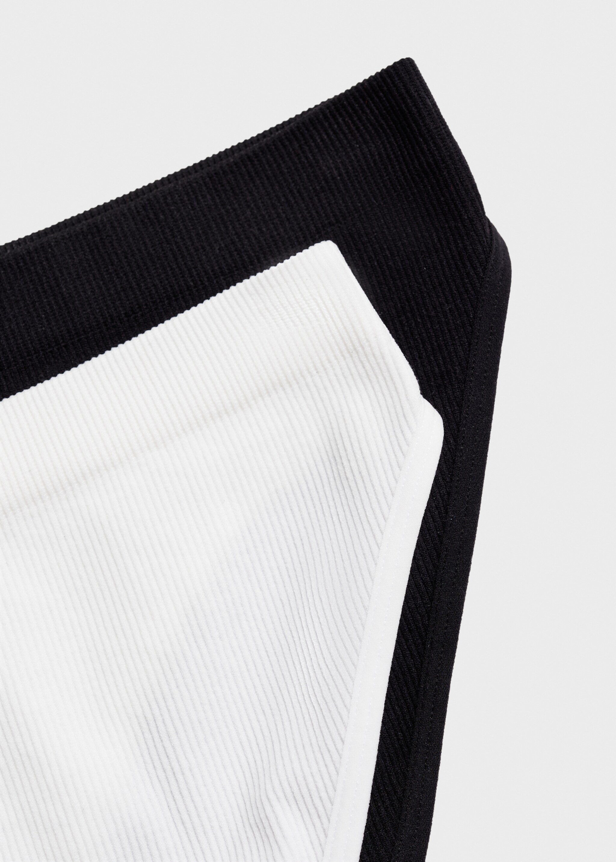 2 pack essential panty - Reverse of the article