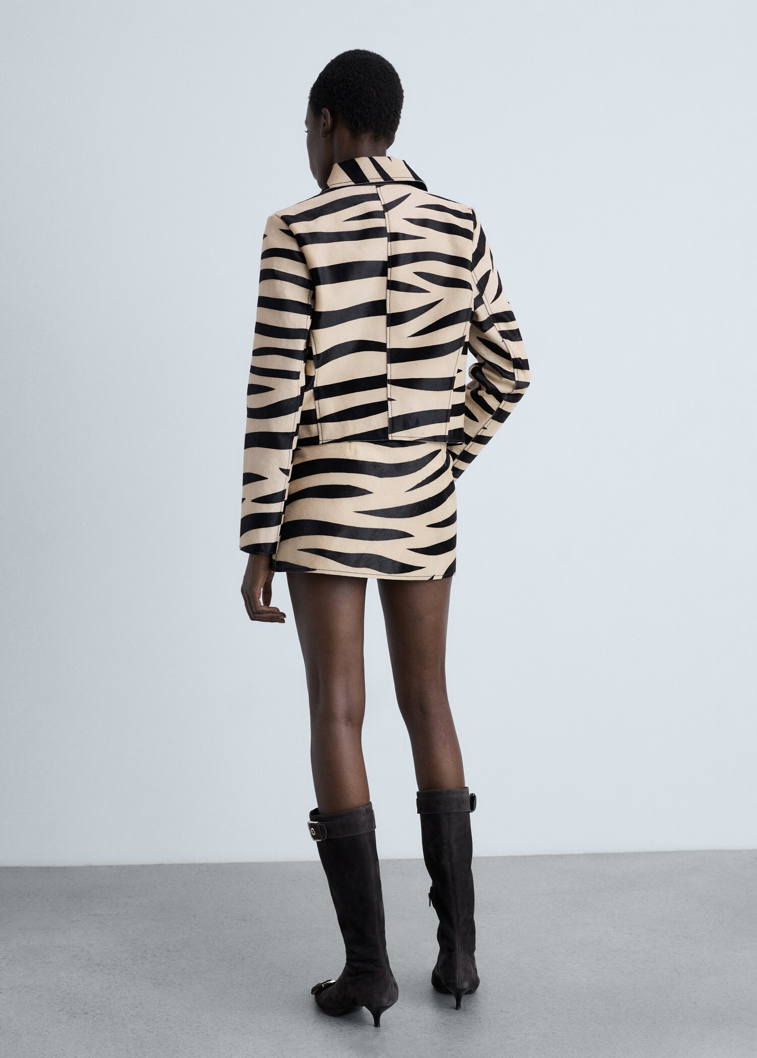 Veste cuir et imitation fourrure zébrée - Verso de l’article