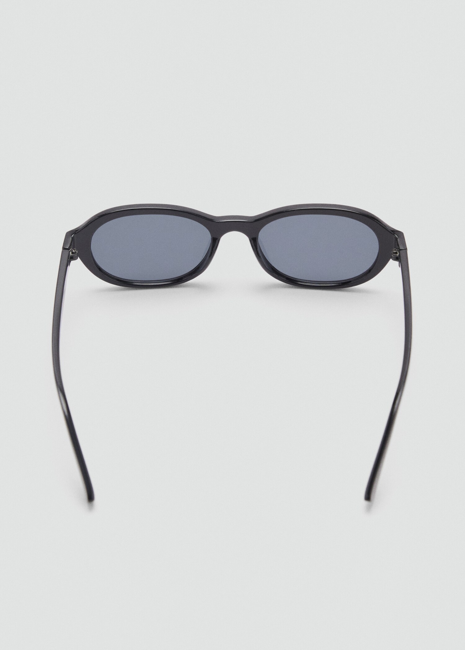 Oval frame sunglasses - Details of the article 1