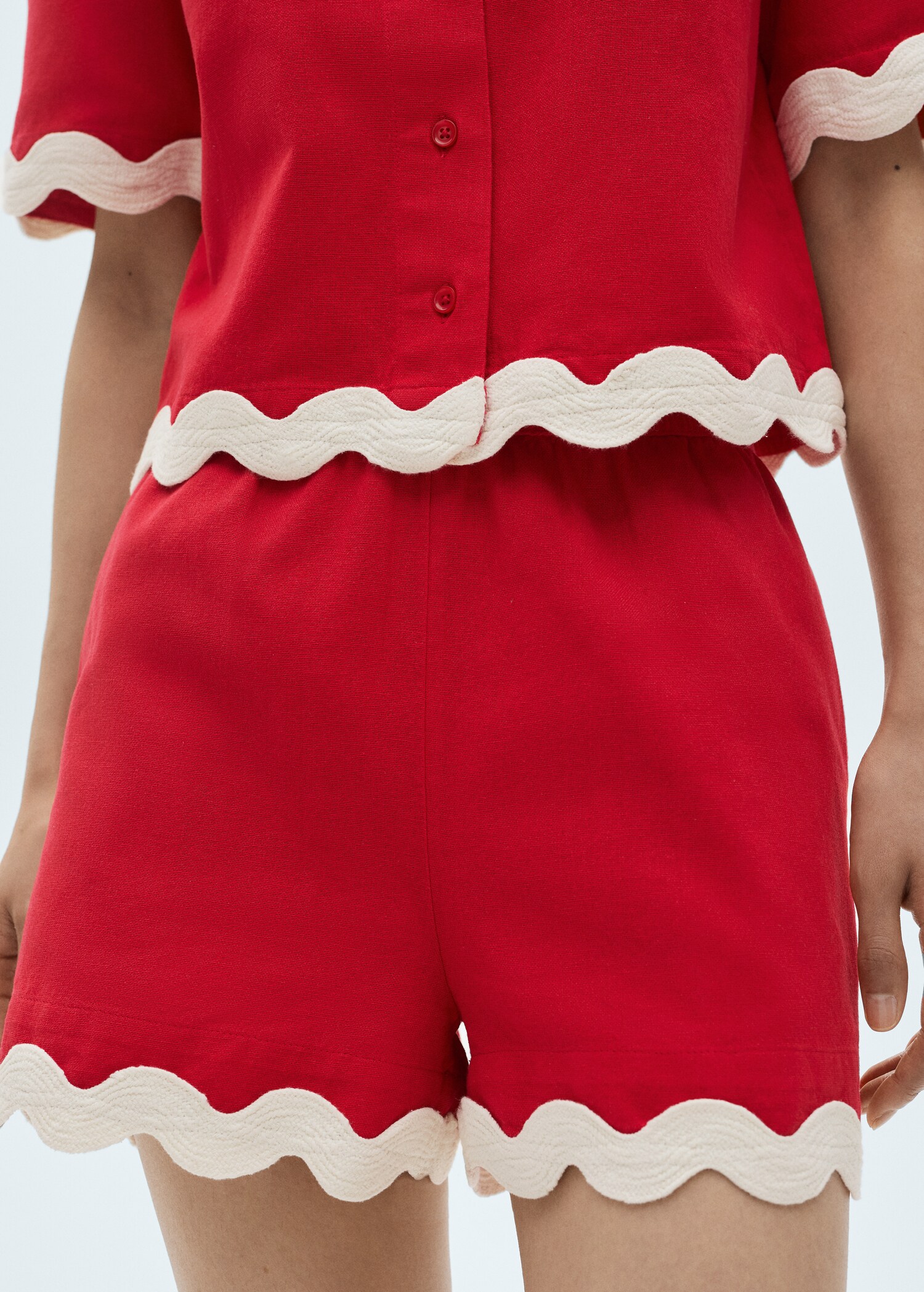 Cotton shorts with contrasting trim - Details of the article 6