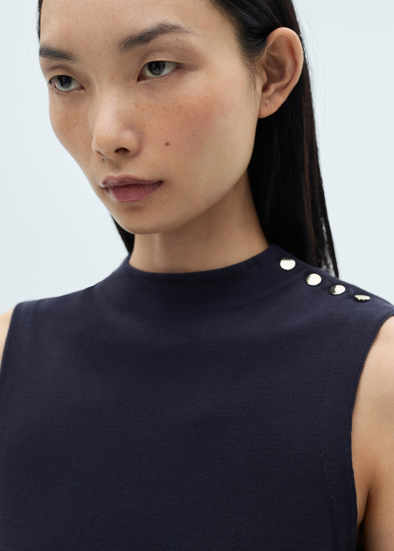 Buttoned knit top - Details of the article 1