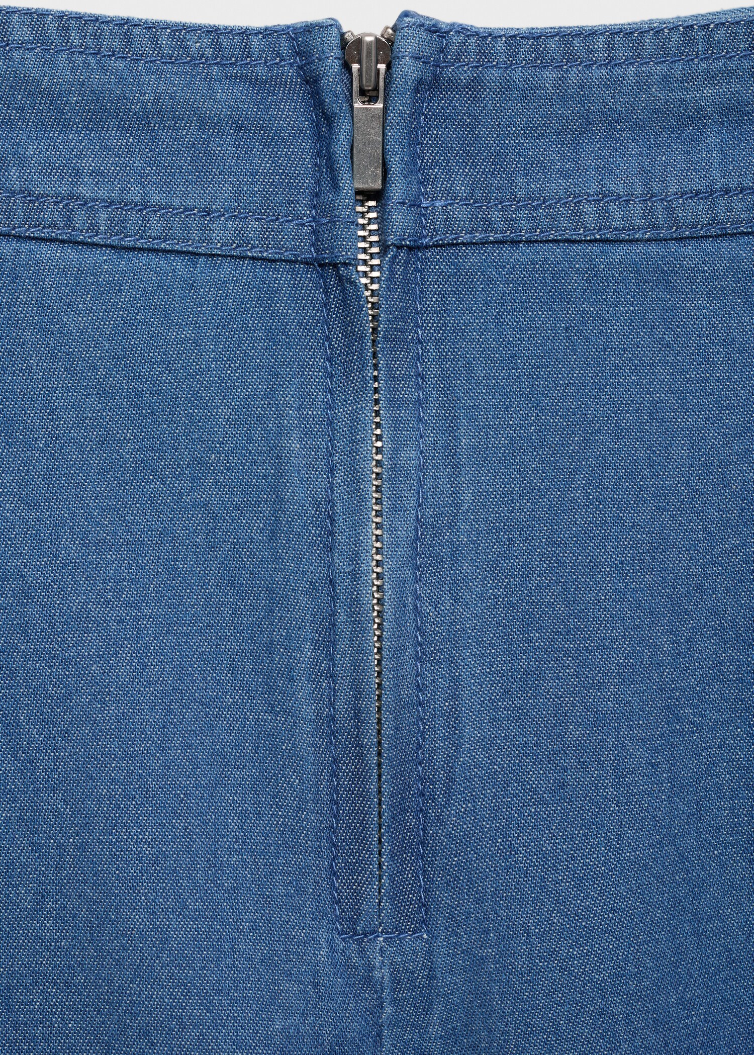 Denim shorts with zip - Details of the article 0