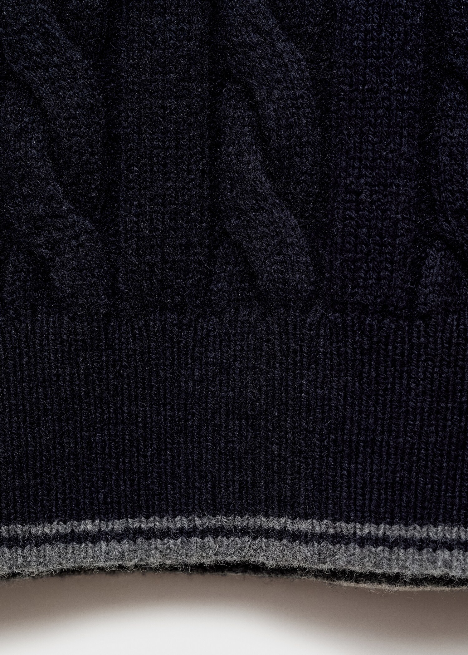 Pullunder aus Wollgemisch mit Zopfmuster - Detail des Artikels 0