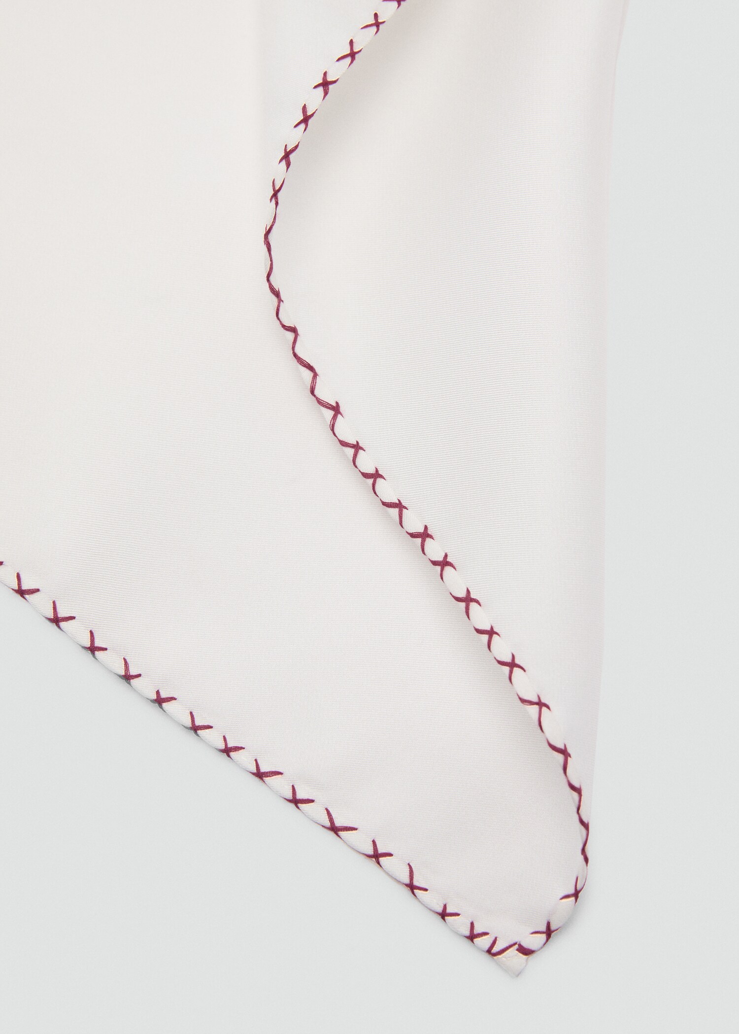Pochette de costume 100 % soie broderies - Plan moyen