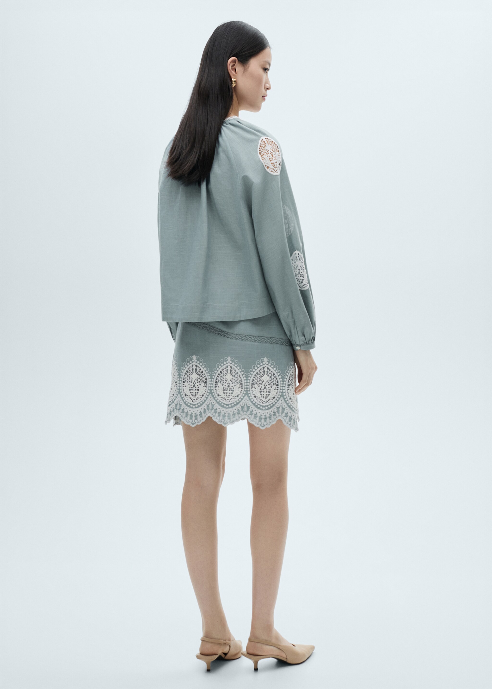 Embroidered details blouse - Reverse of the article