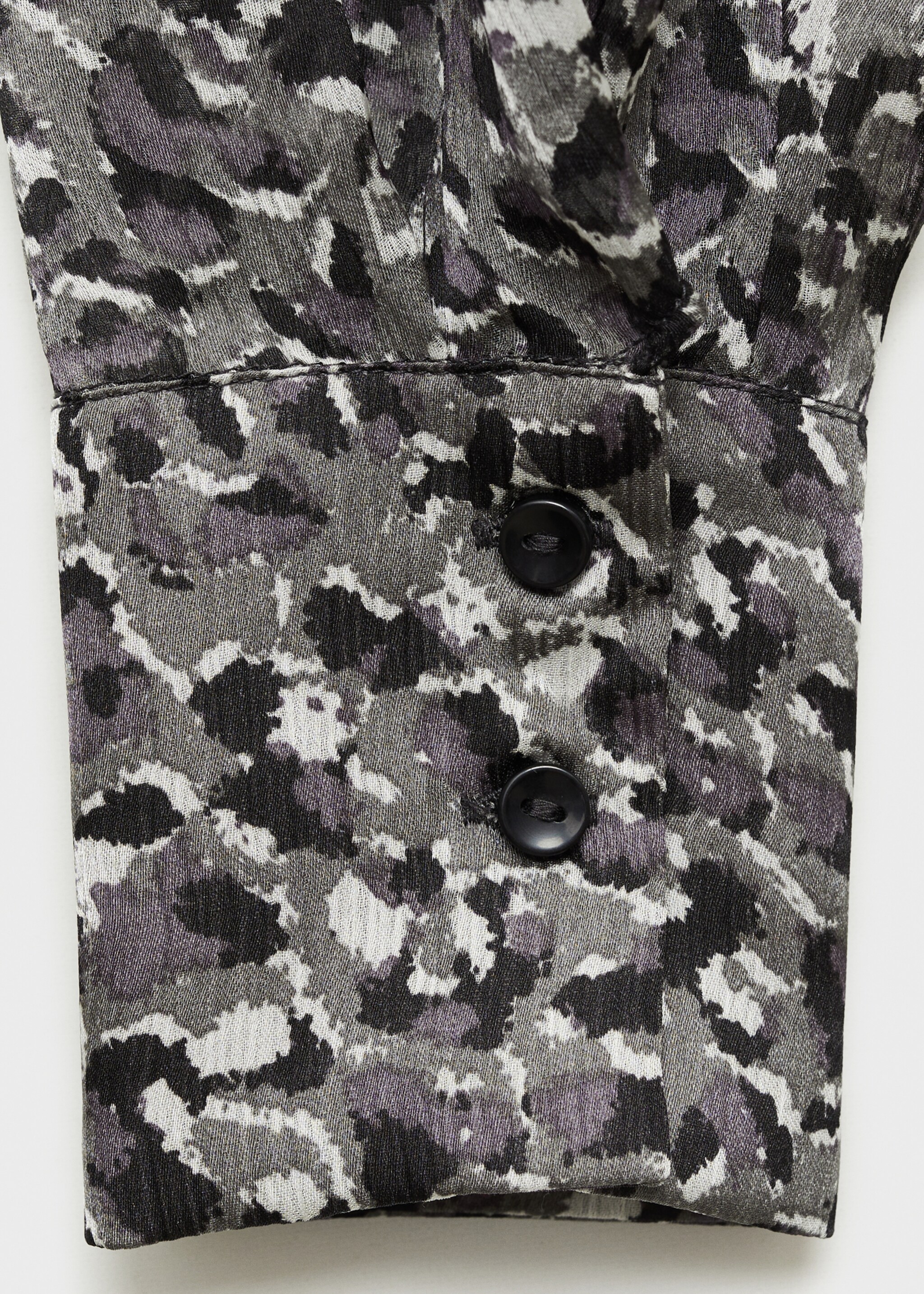 Leopard-print blouse with collar and bow - Details of the article 0