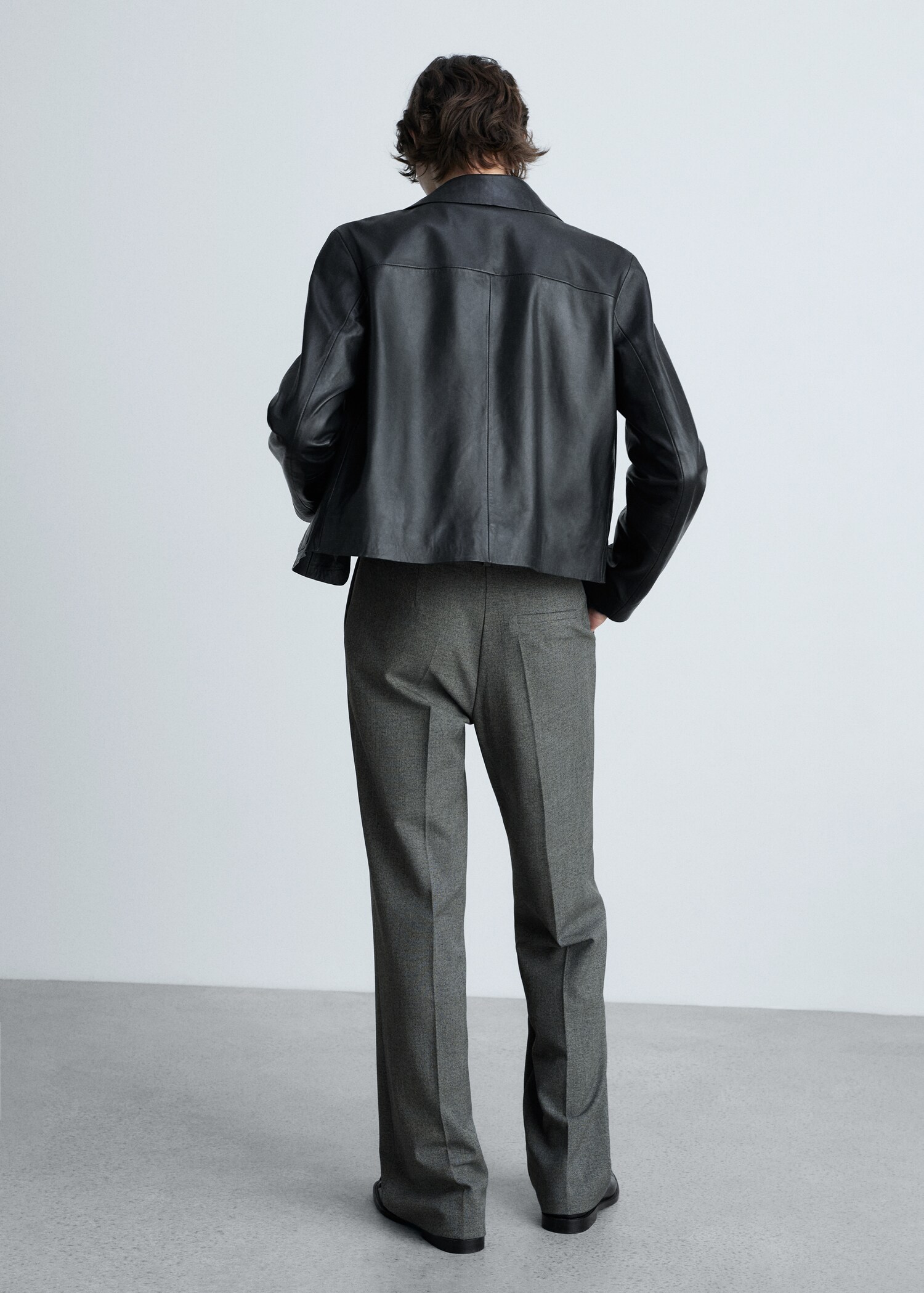 Pantalón recto tiro medio - Reverso del artículo