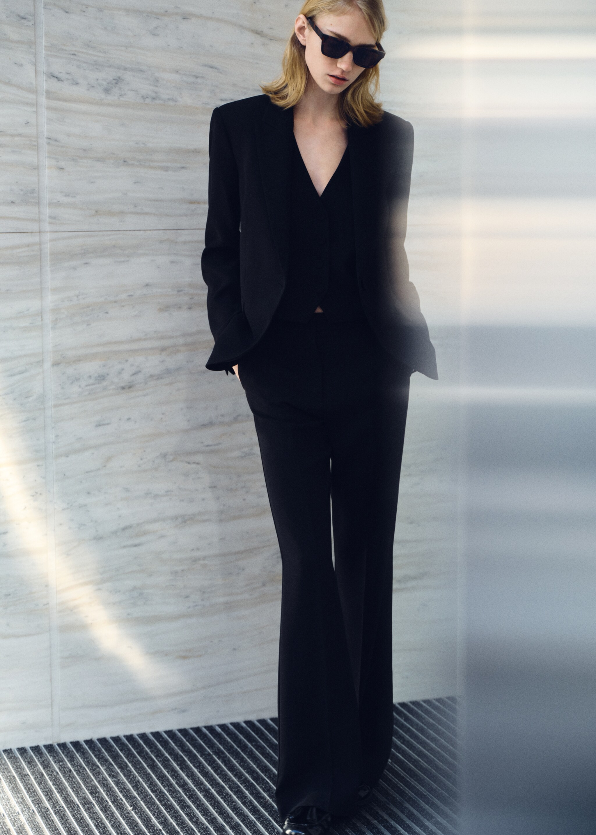 Wide-leg suit trousers - Details of the article 7