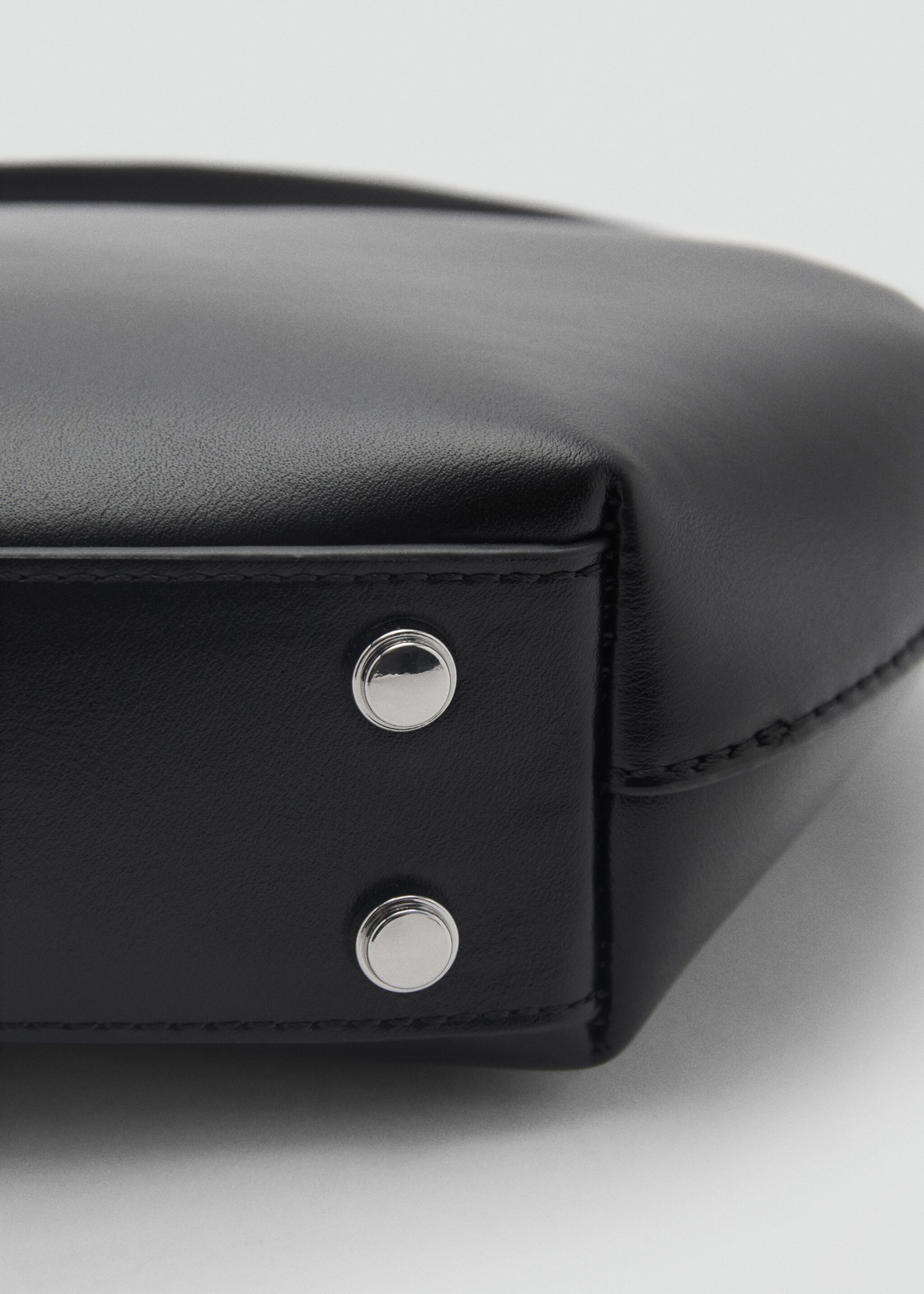 Oval shoulder bag - Details of the article 2