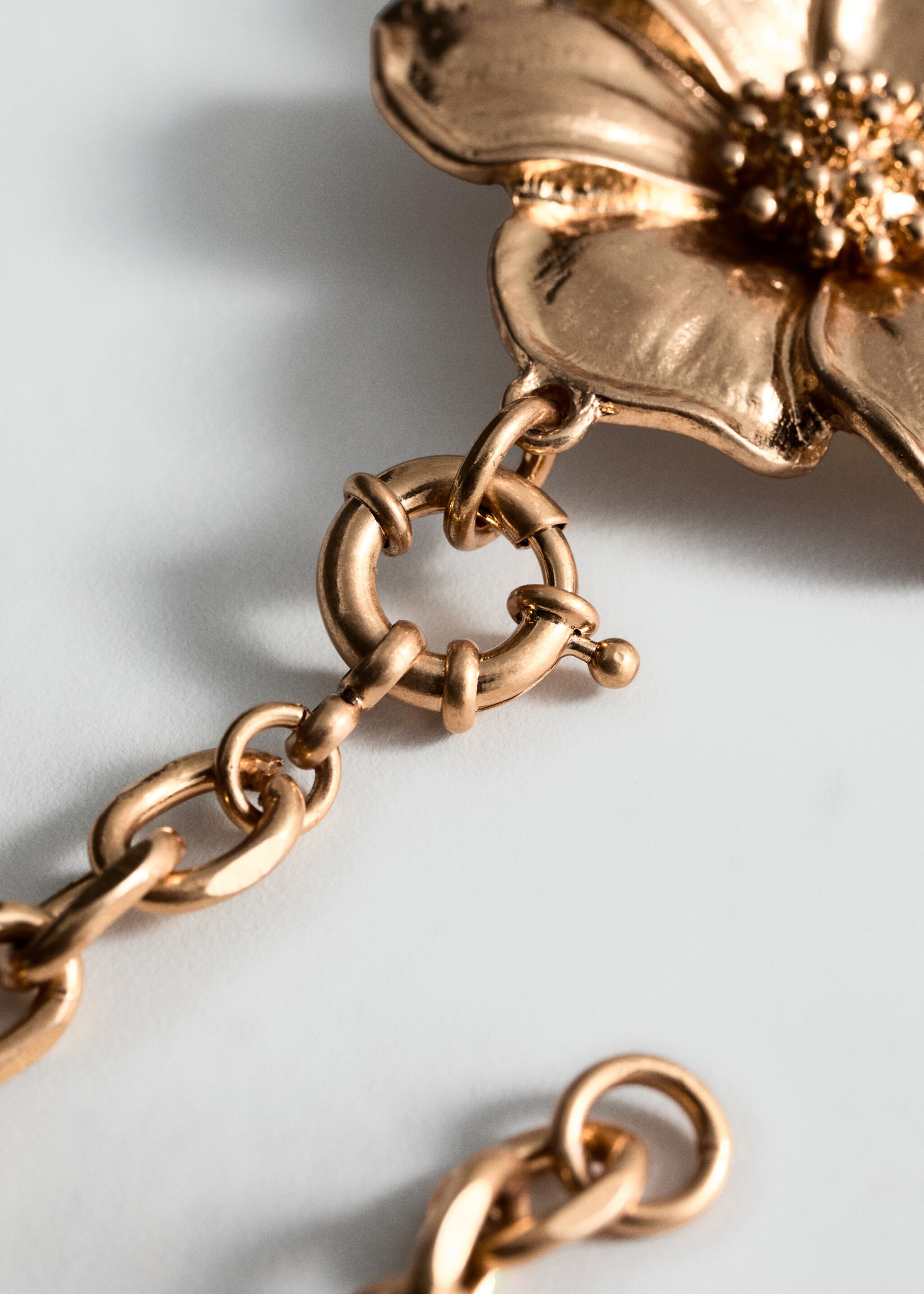 Floral pendant necklace - Details of the article 1