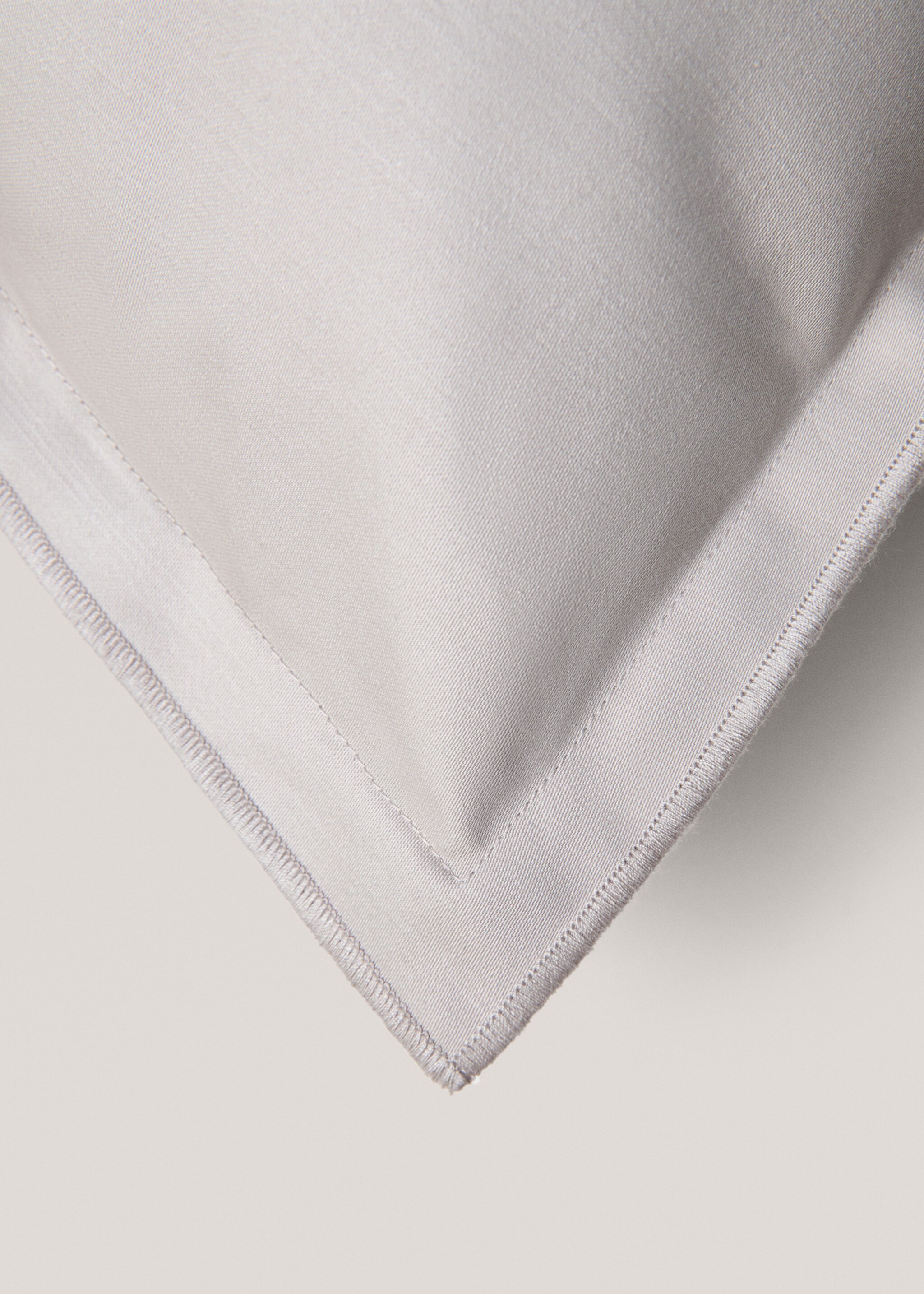 Satin cushion cover 40x60 cm - Details of the article 3, Light/Pastel Grey. Ref: 87082892-00.