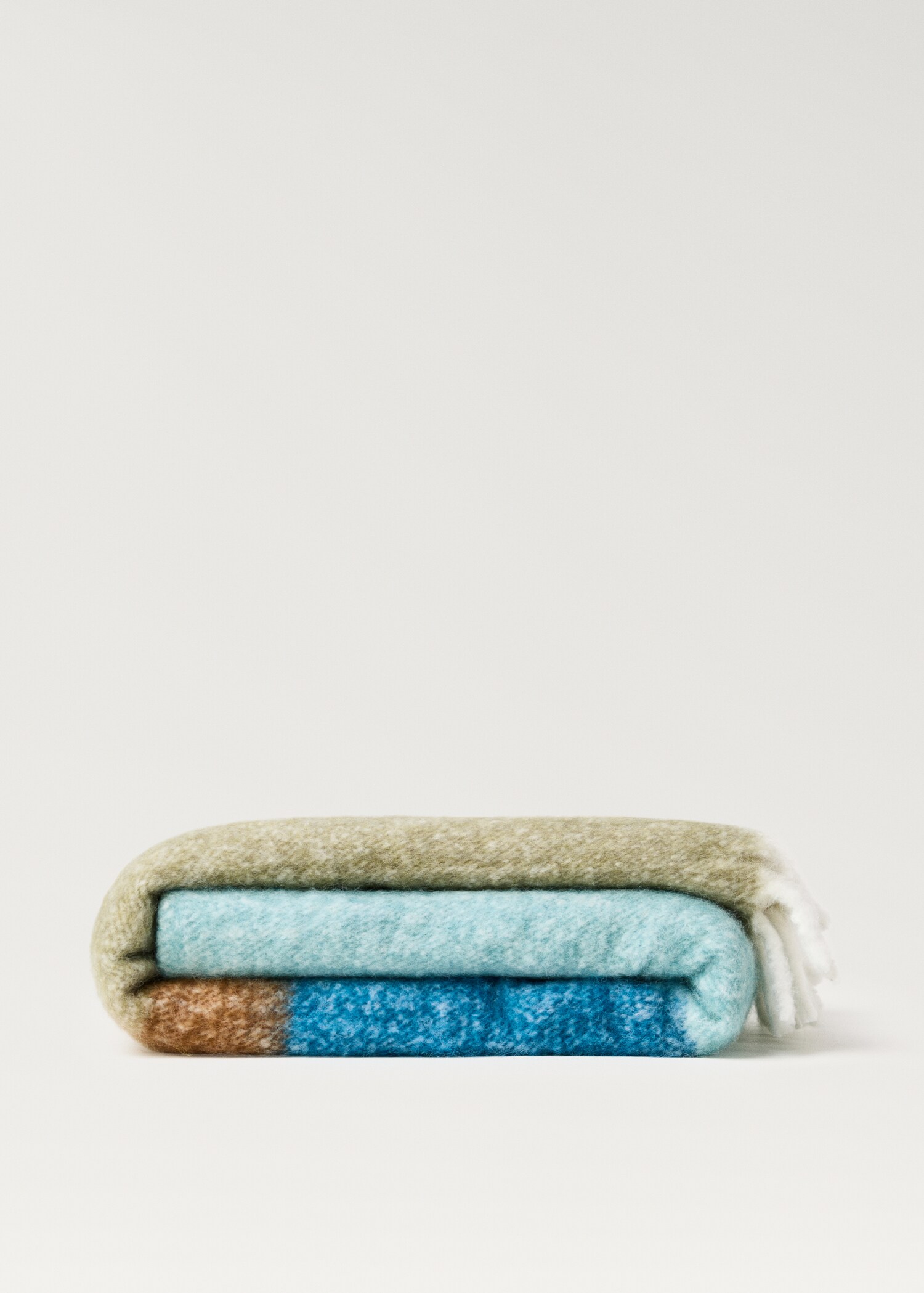 Multi-coloured striped blanket - Article without model