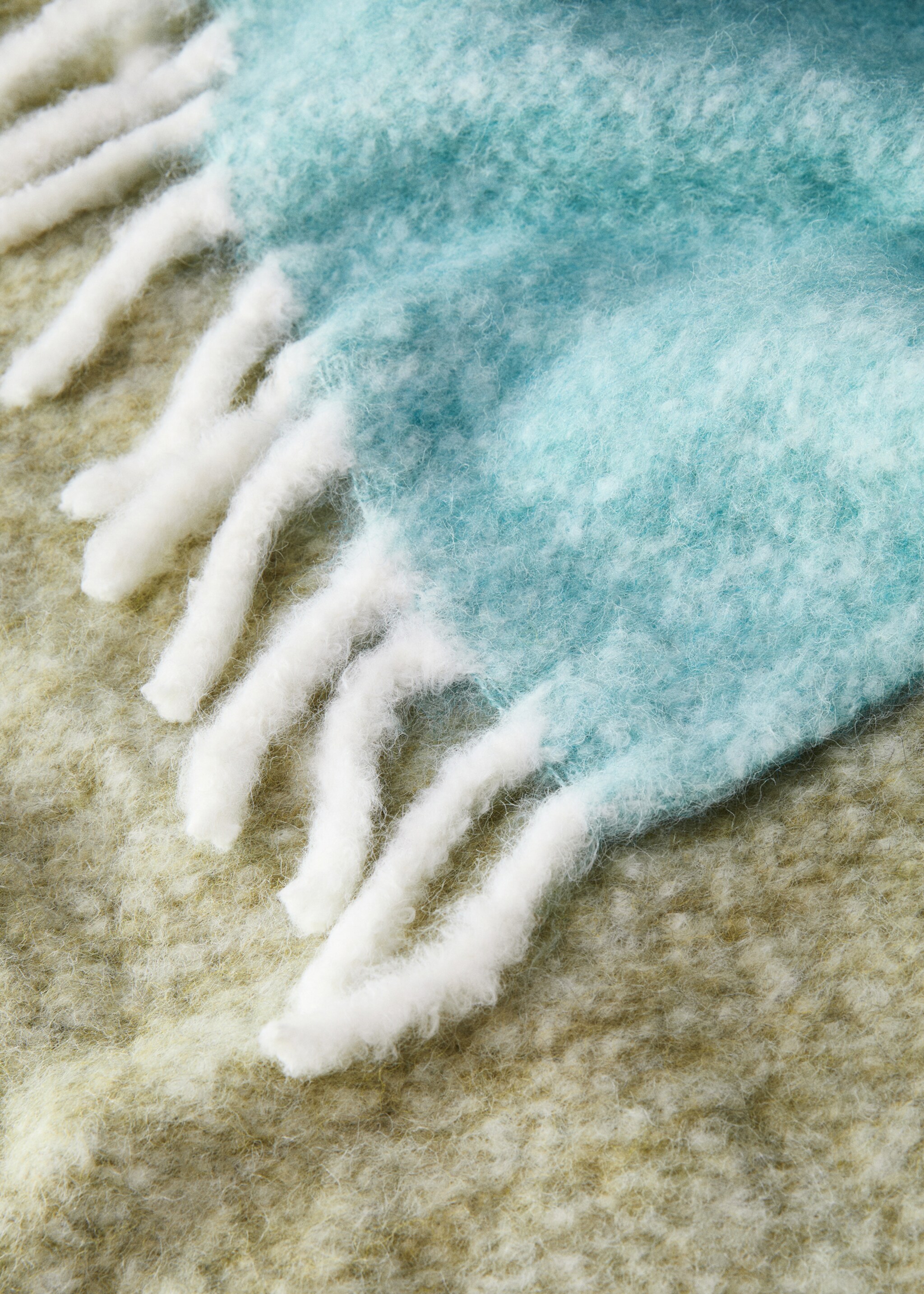 Multi-coloured striped blanket - Details of the article 1
