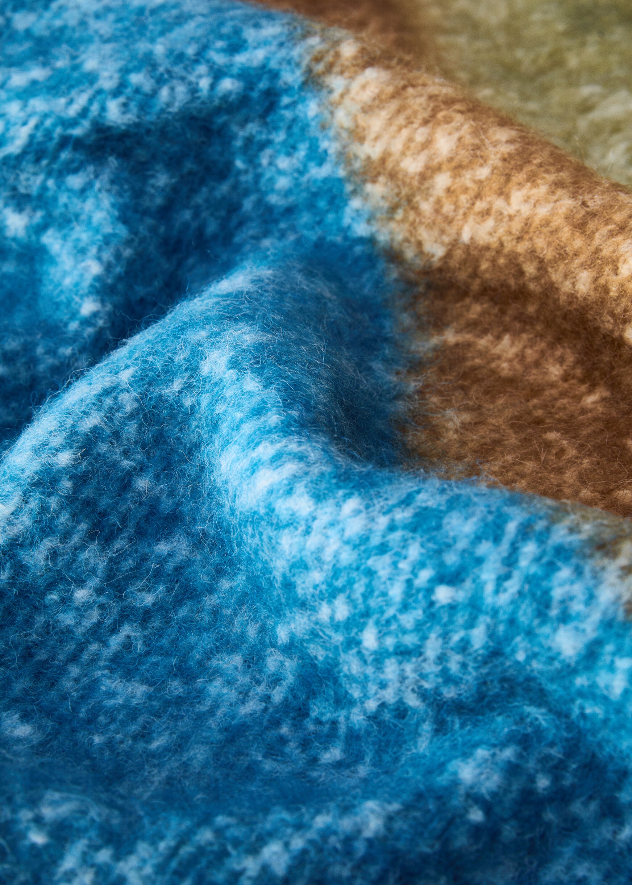 Multi-coloured striped blanket - Details of the article 2