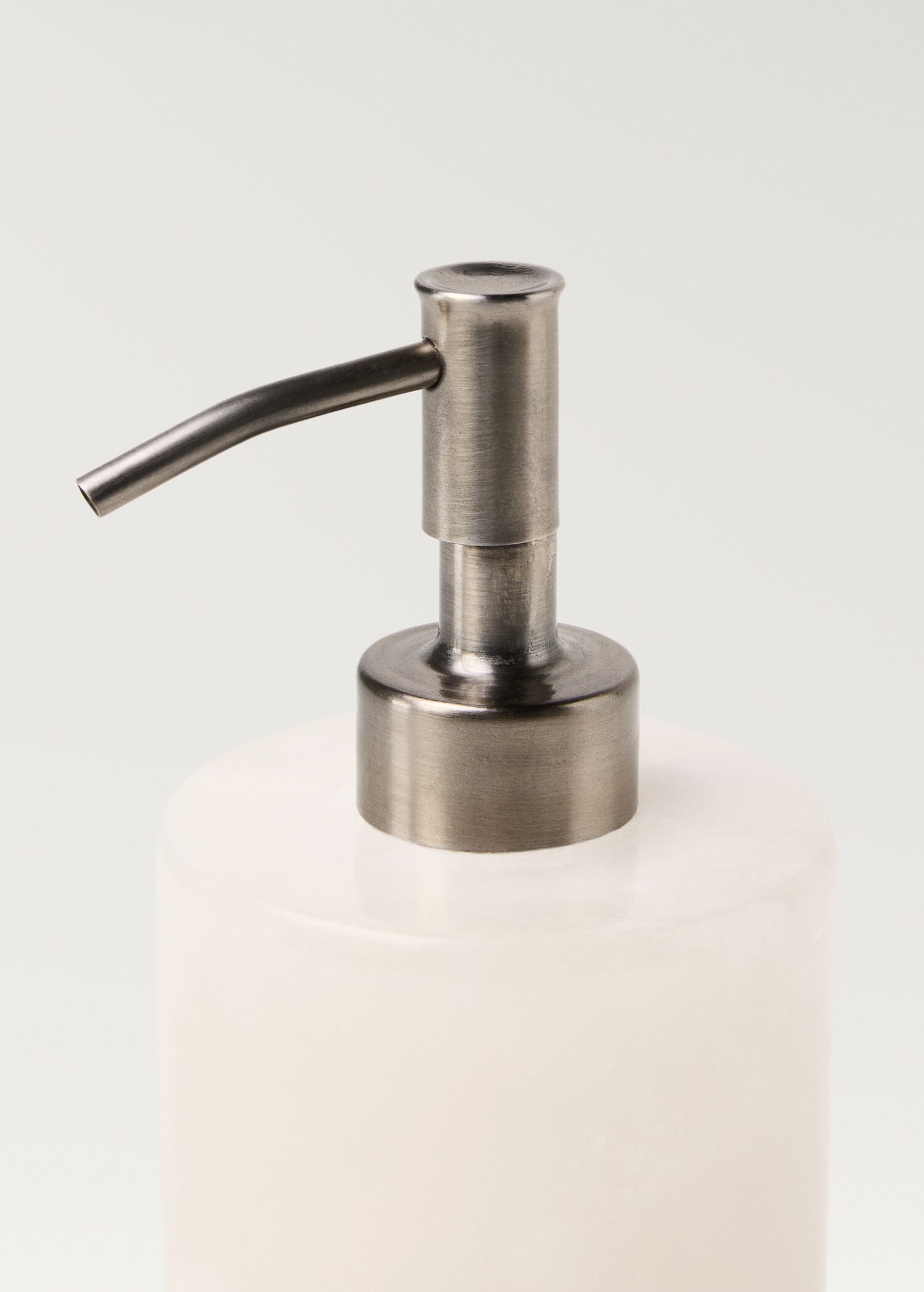 Alabaster soap dispenser - Details of the article 1