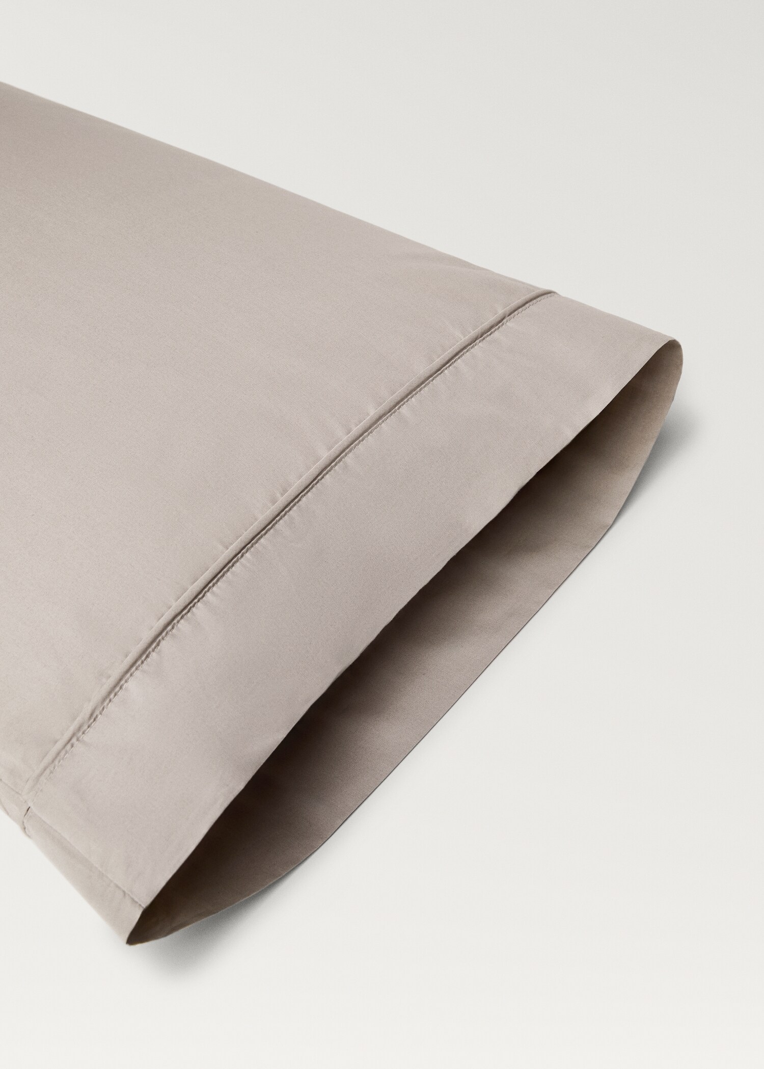 500-thread count cotton percale pillowcase with rounded piping detail, 45x110 cm - Details of the article 1