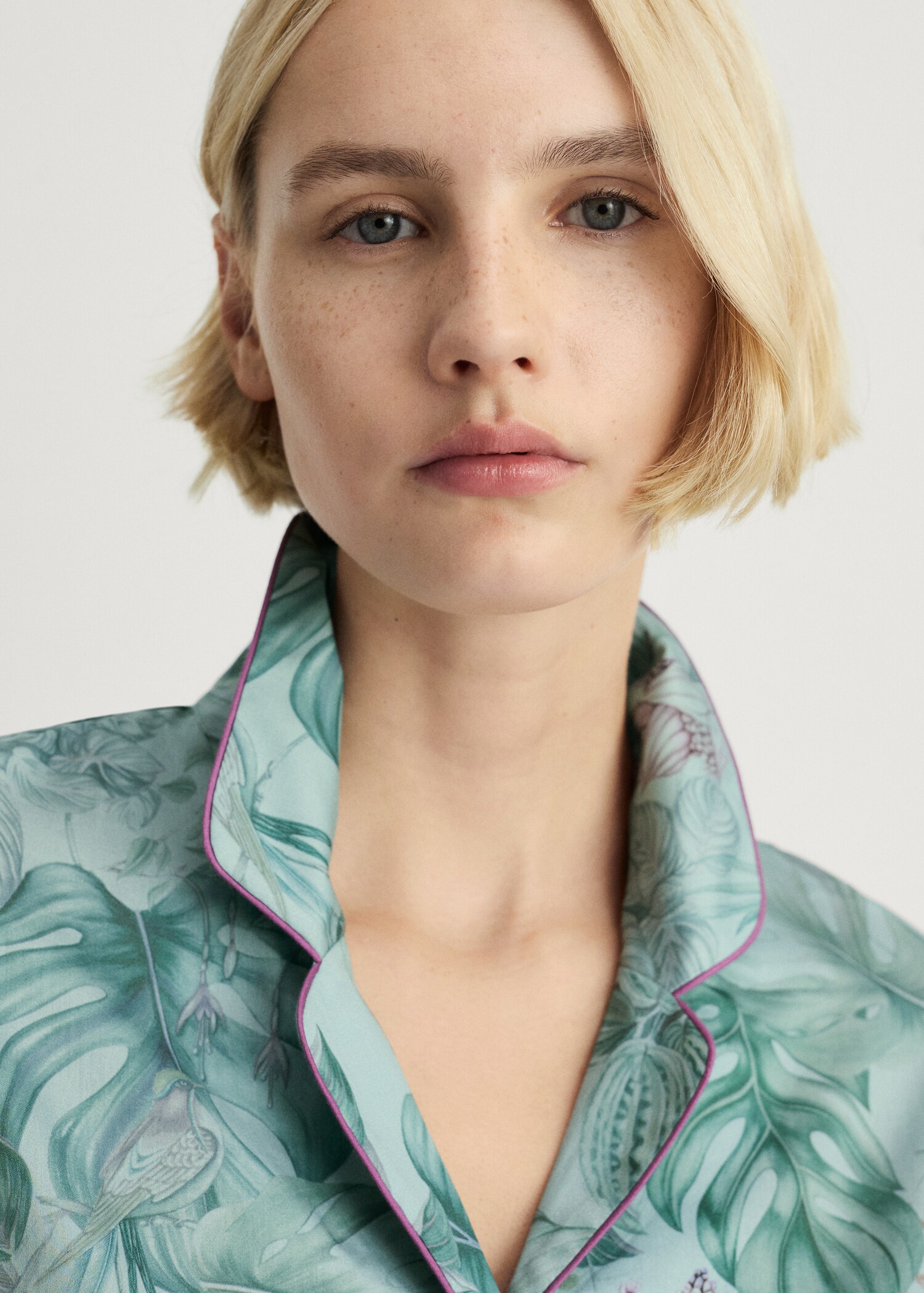 Tropical-print pyjama shirt - Details of the article 1