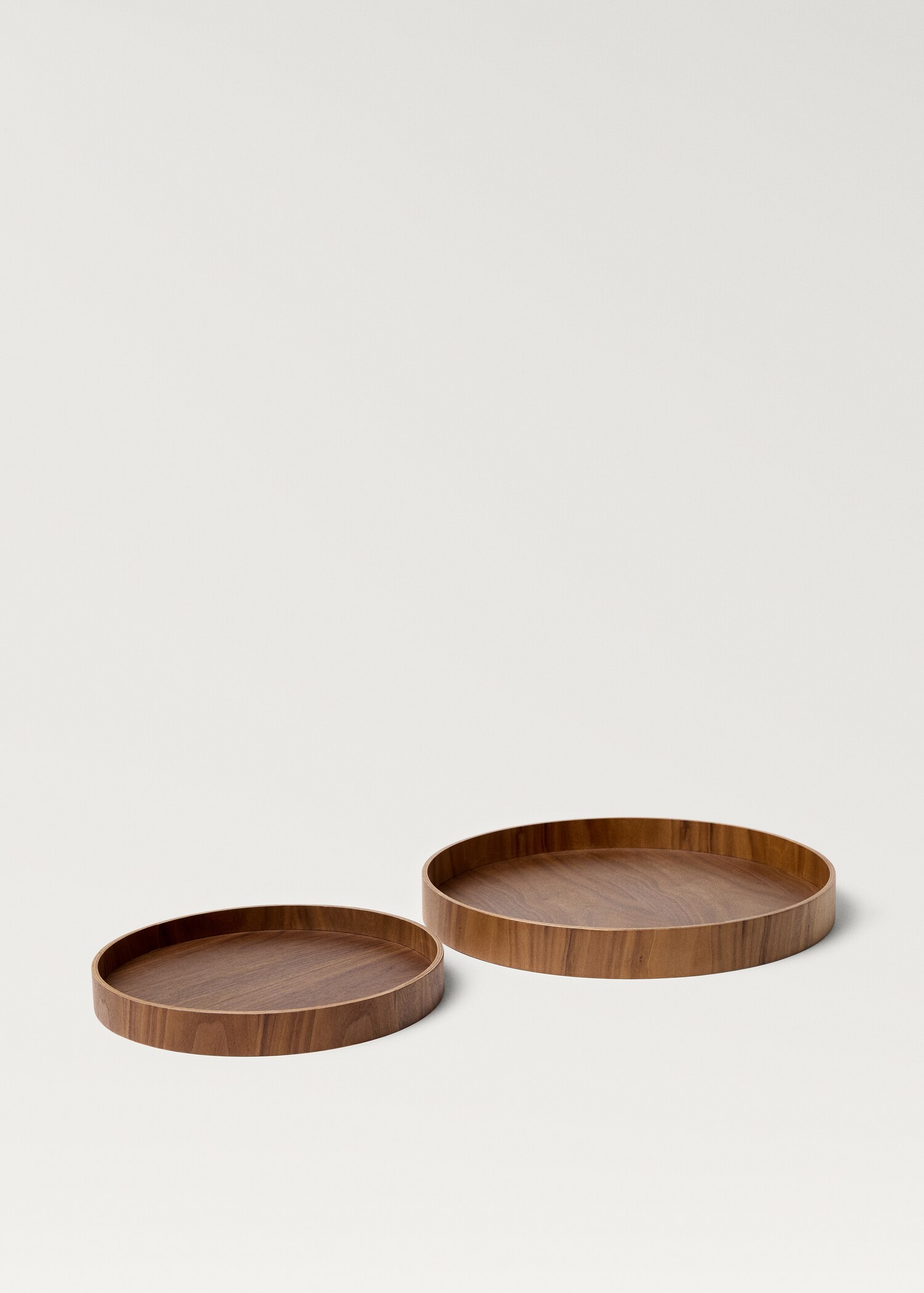 Medium round wooden tray - Details of the article 3