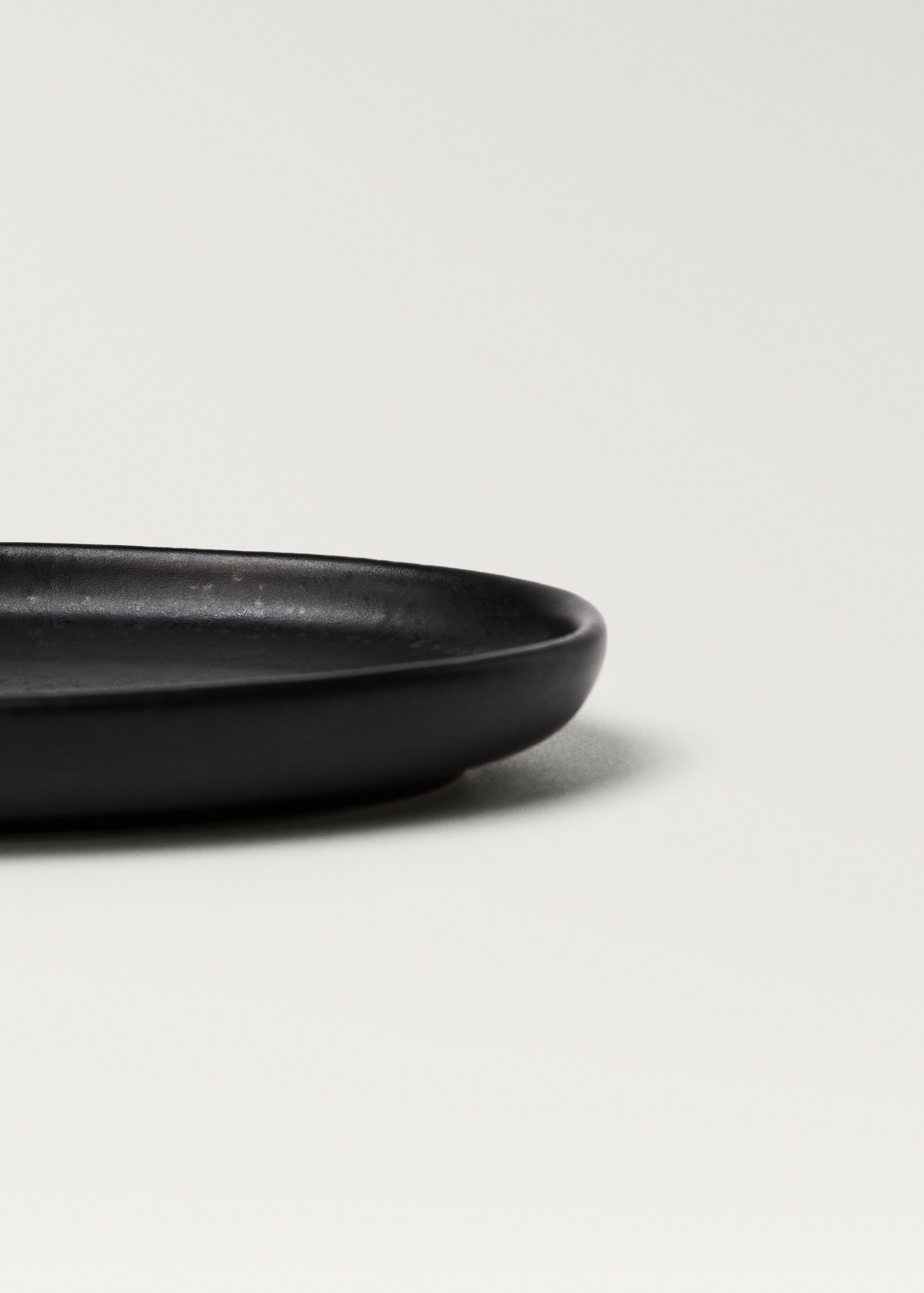 Matte-finish stoneware soap dish - Details of the article 3