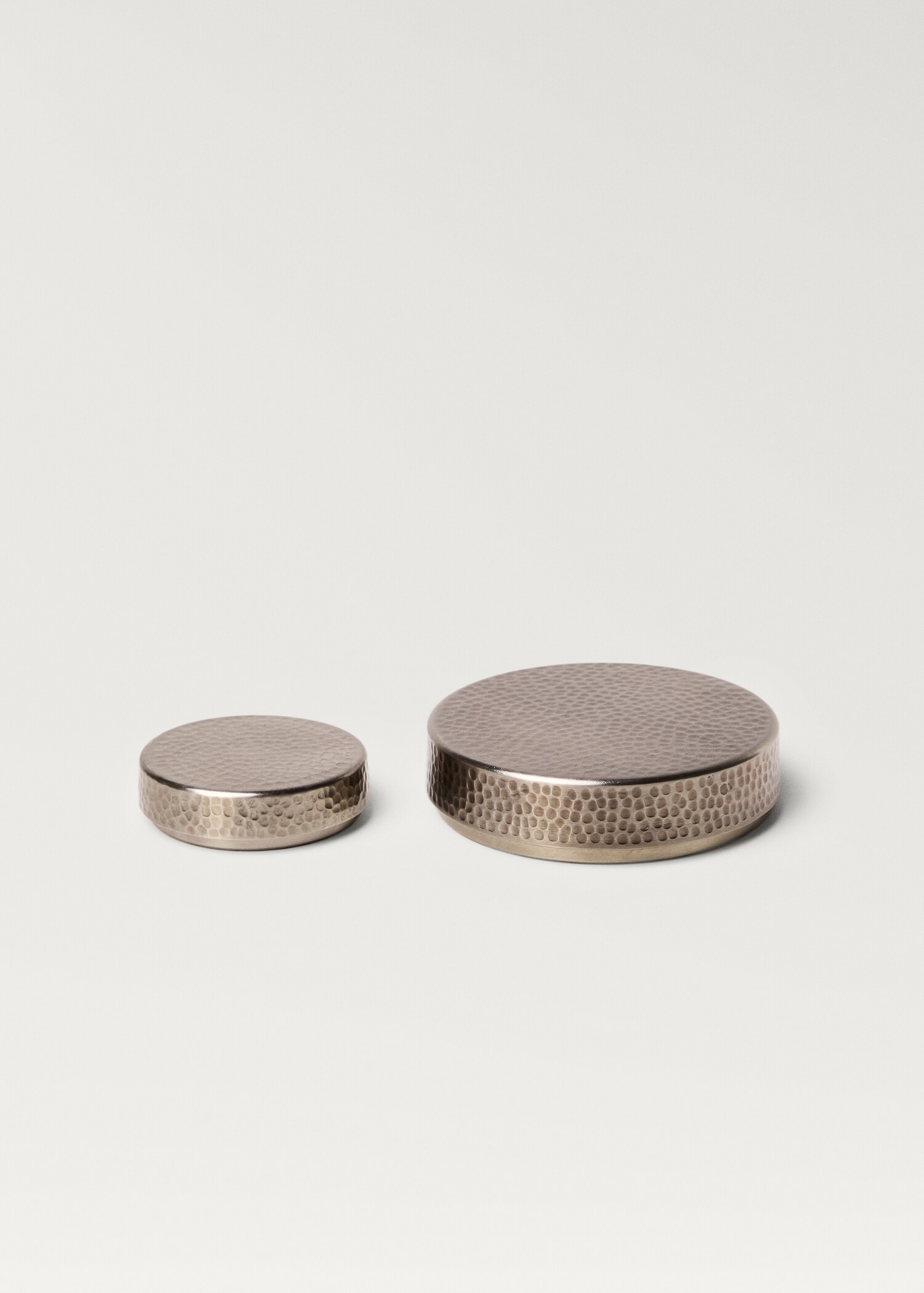 Kiste aus gehämmerten Metall, mittelgroß - Detail des Artikels 3